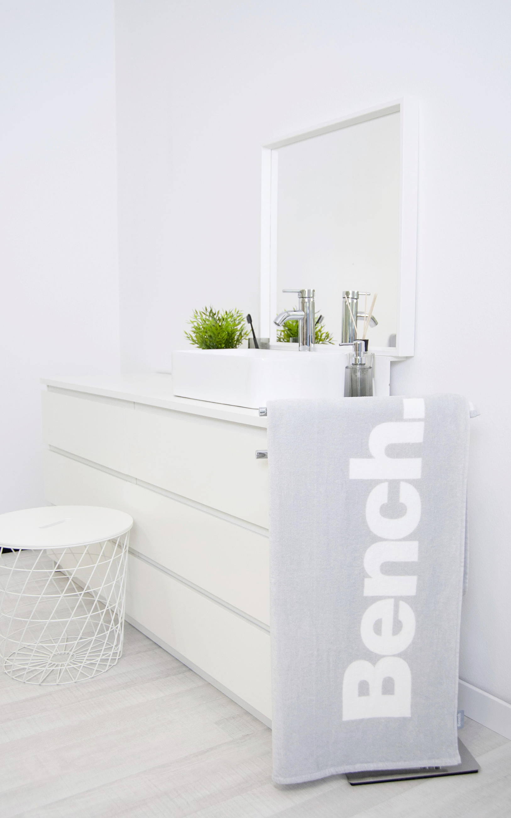 STRANDTUCH Grau, Weiß 80/180 cm - Weiß/Grau, KONVENTIONELL, Textil (80/180cm) - Bench