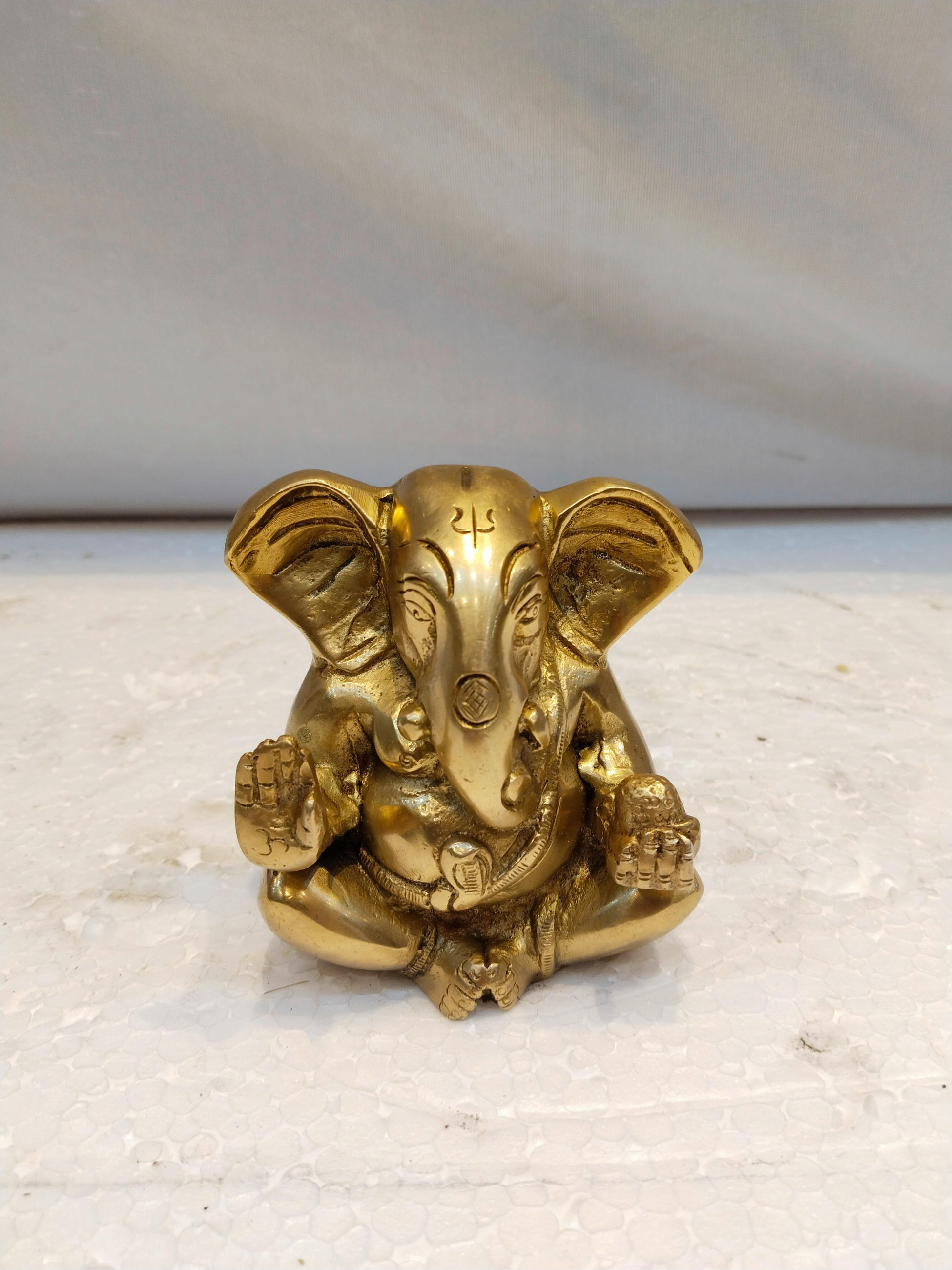 SZOBOR - aranyszínű, Lifestyle, fém (8.5/6/10cm) - Ambia Home