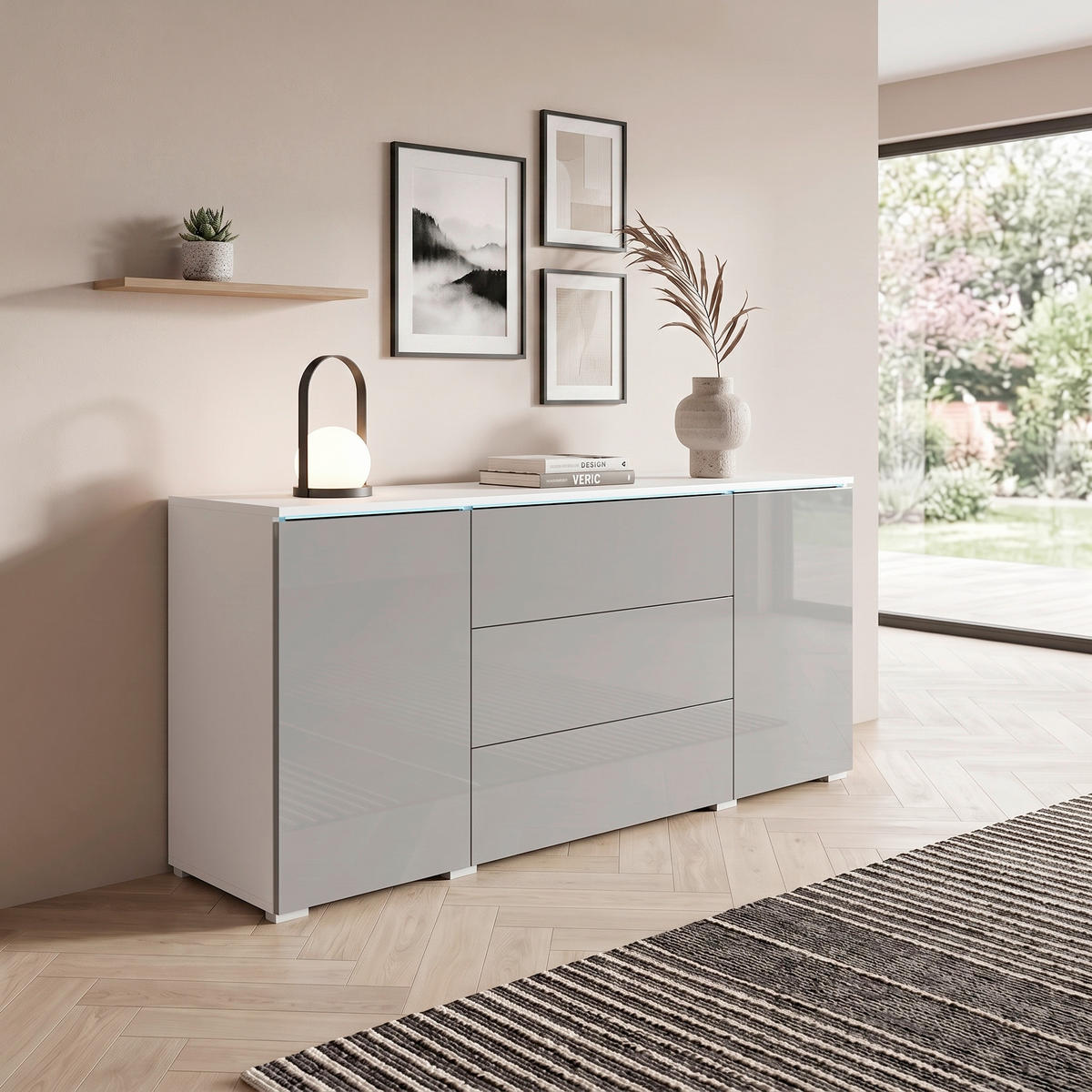 ŠIROKÁ KOMODA, bílá, vysoce lesklá šedá,  - bílá/šedá, Trend, kompozitní dřevo/plast (150/67,9/39,5cm)