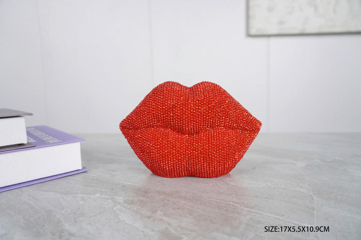 SZOBOR - világospiros, Basics, műanyag (17/5,5/11cm)