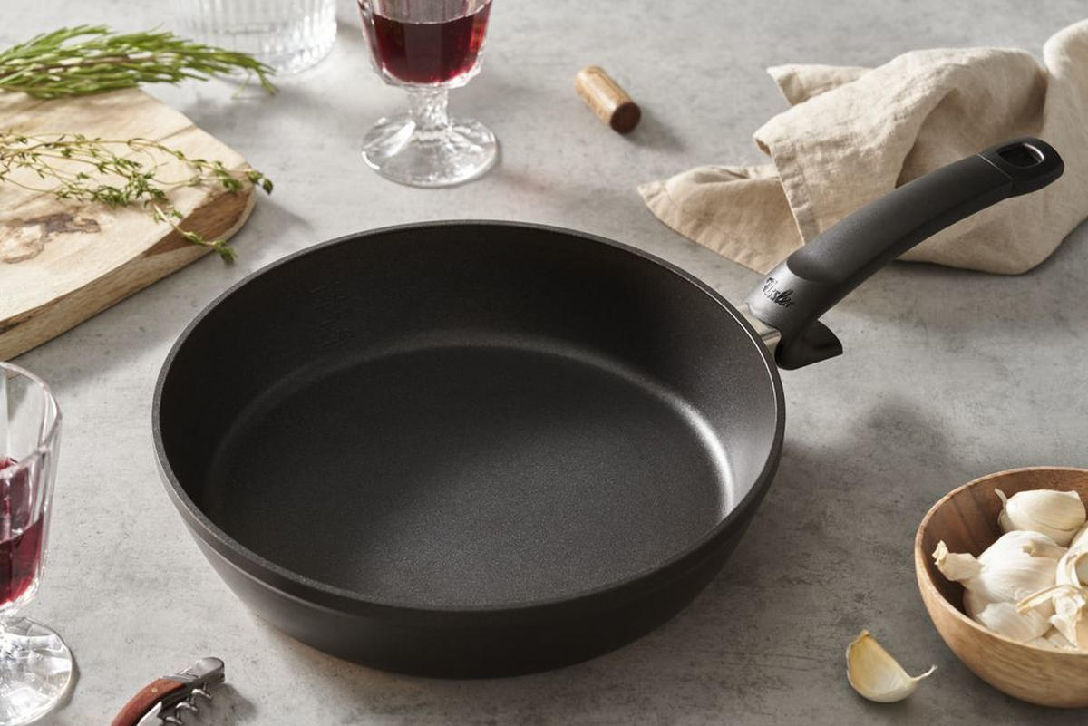 PÁNEV NA SMAŽENÍ  28 cm  - černá, Basics, kov (28cm) - Fissler