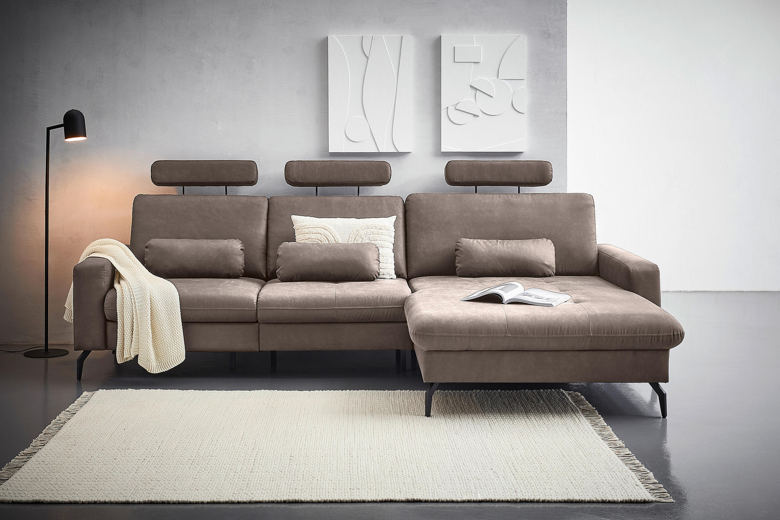 ECKSOFA in Mikrofaser Taupe  302/180 cm  - Taupe/Schwarz, KONVENTIONELL, Textil/Metall (302/180cm) - Carryhome