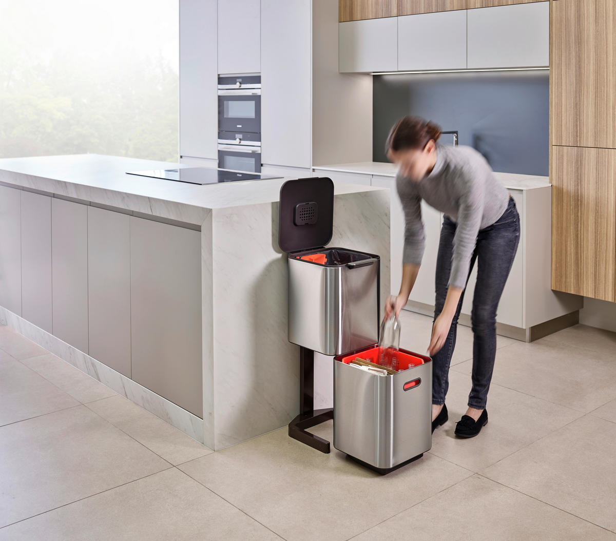 KOŠ ZA SMETI - srebrne barve, Basics, kovina/umetna masa (30/76/36,6cm) - Joseph Joseph