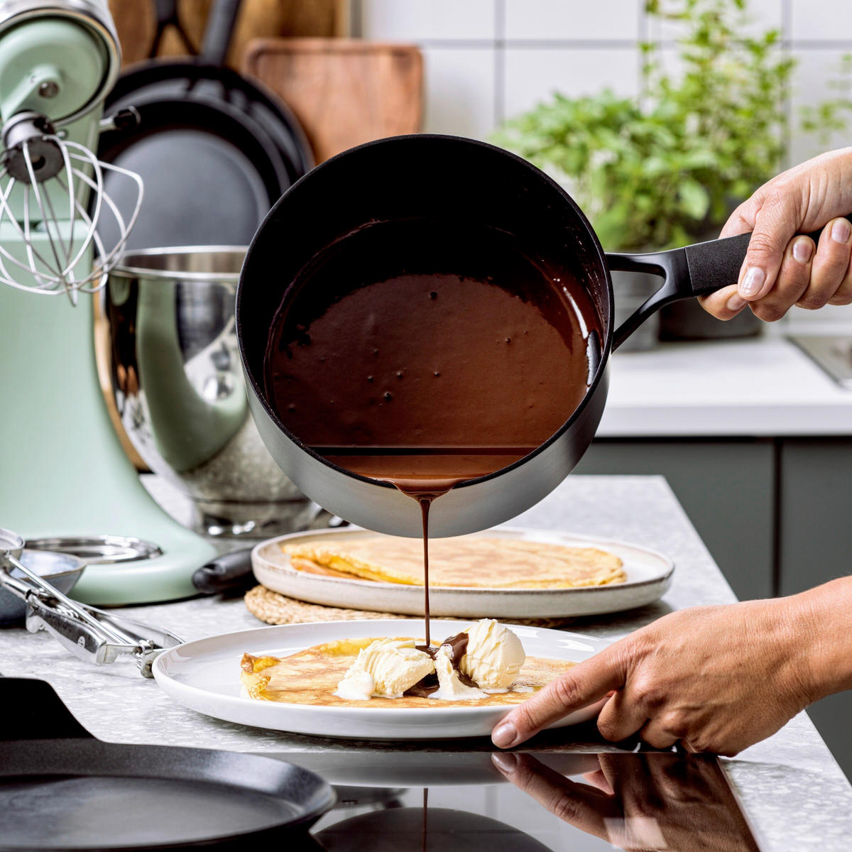 STIELKASSEROLLE Classic Forged Aluminium 3.1 L  - Schwarz, Basics, Kunststoff/Metall (20cm) - Kitchenaid