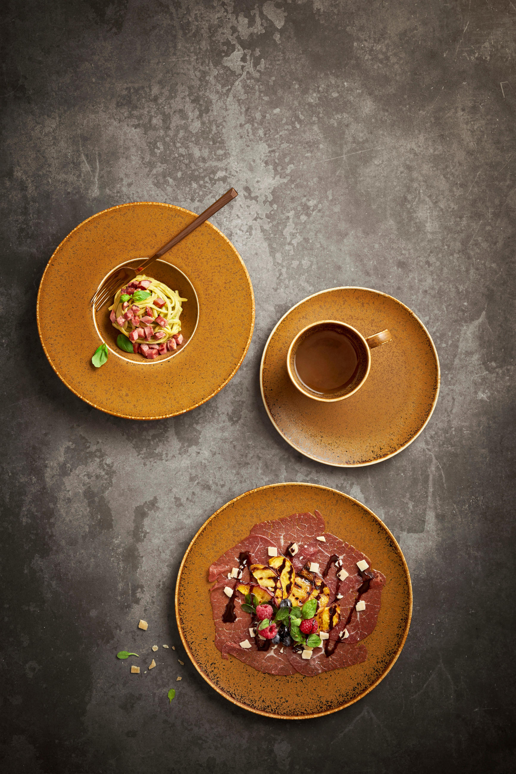 TELLERSET Grumpy 4-teilig  - Goldfarben, Trend, Keramik (25cm) - Mäser