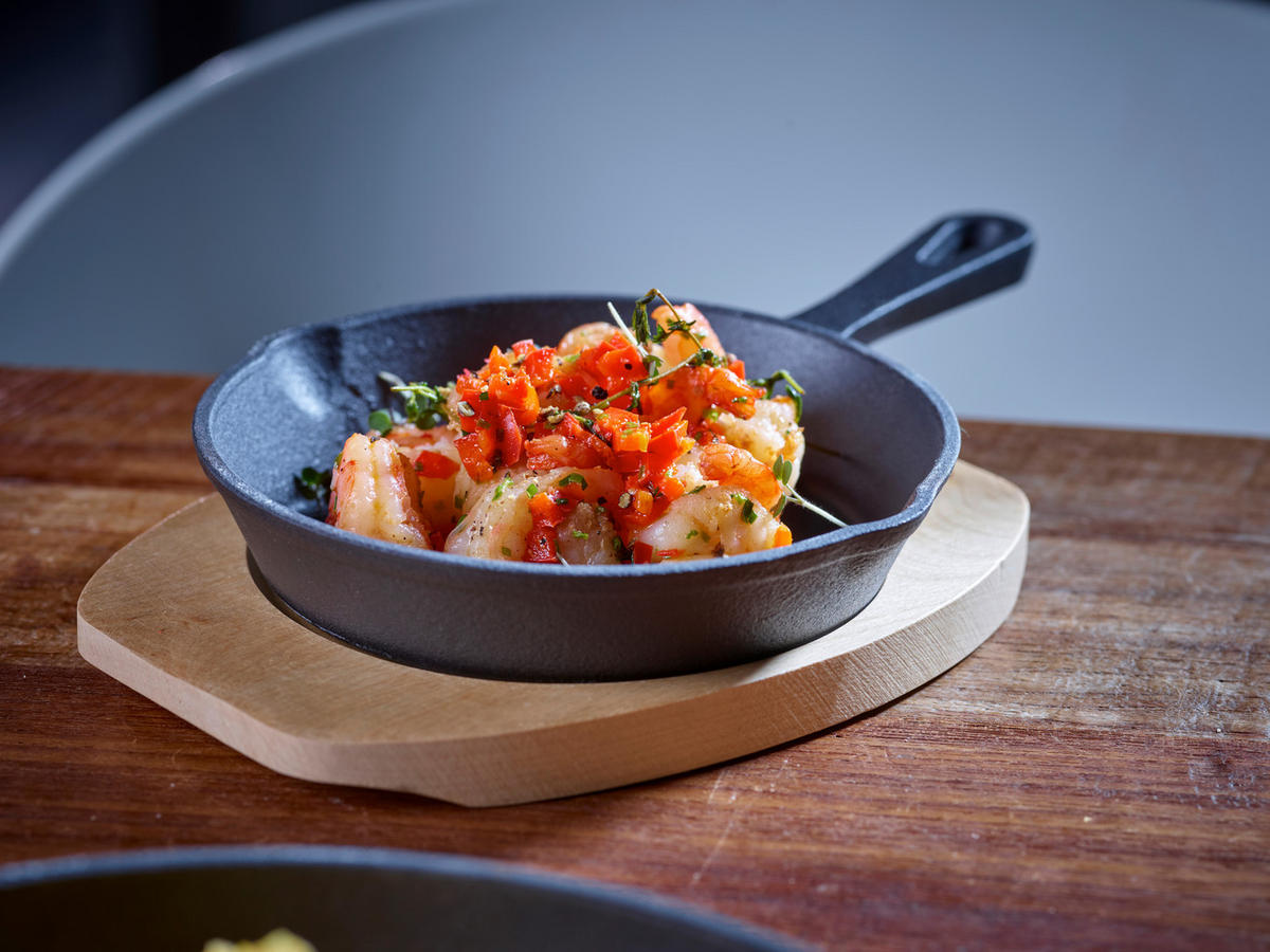 SERVIERPFANNE Emaille  - Schwarz, Basics, Metall (25,4/15,8/3,2cm) - Echtwerk