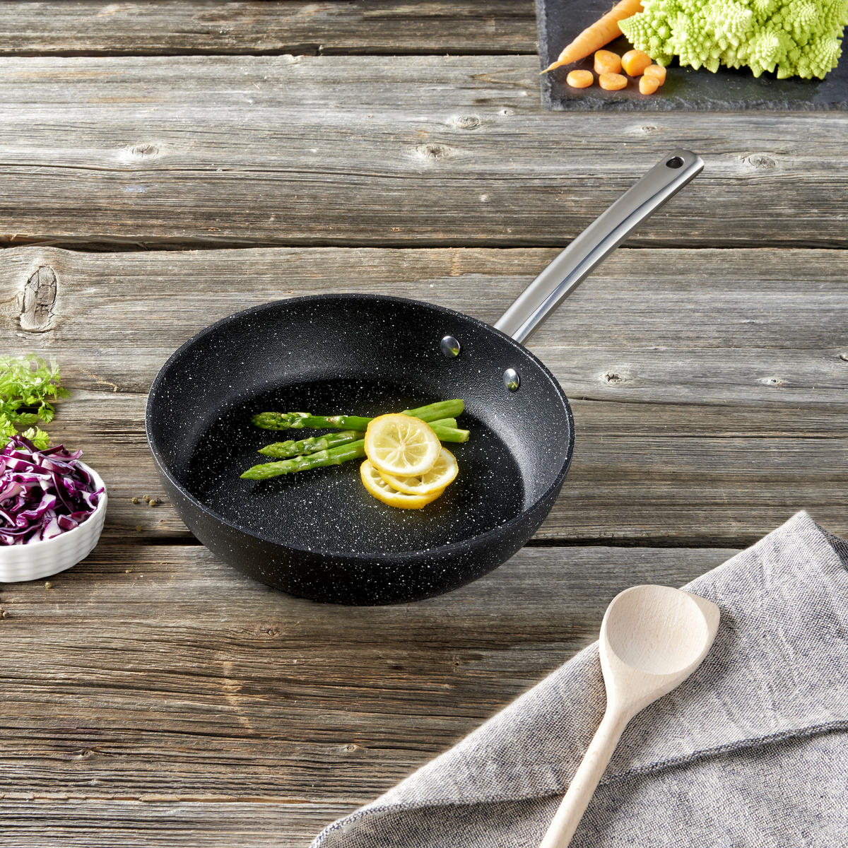 PONEV 24 cm prevleka proti prijemanju Greblon®  - barve nerjavečega jekla/črna, Basics, kovina (24cm) - Homeware Profession.