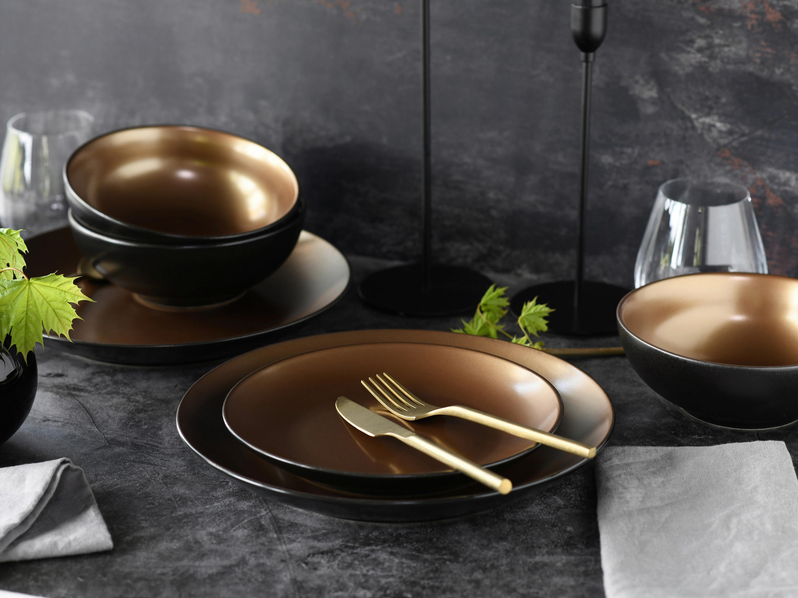 JÍDELNÍ SOUPRAVA, kamenina - černá/barvy zlata, keramika (31,5/31/38cm) - Creatable