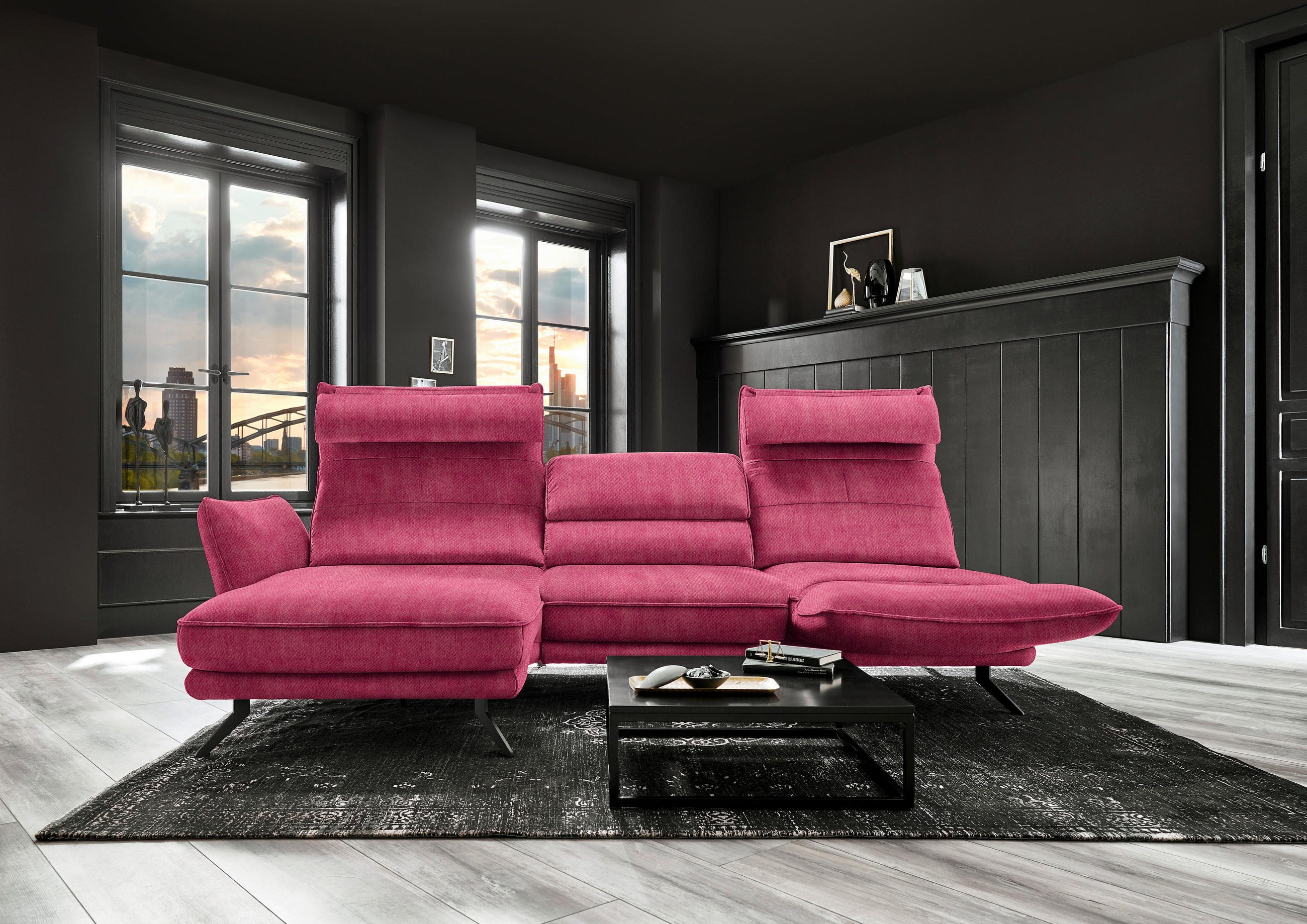 ECKSOFA in Velours Beere  - Beere/Schwarz, Design, Textil/Metall (153/283cm) - Valdera