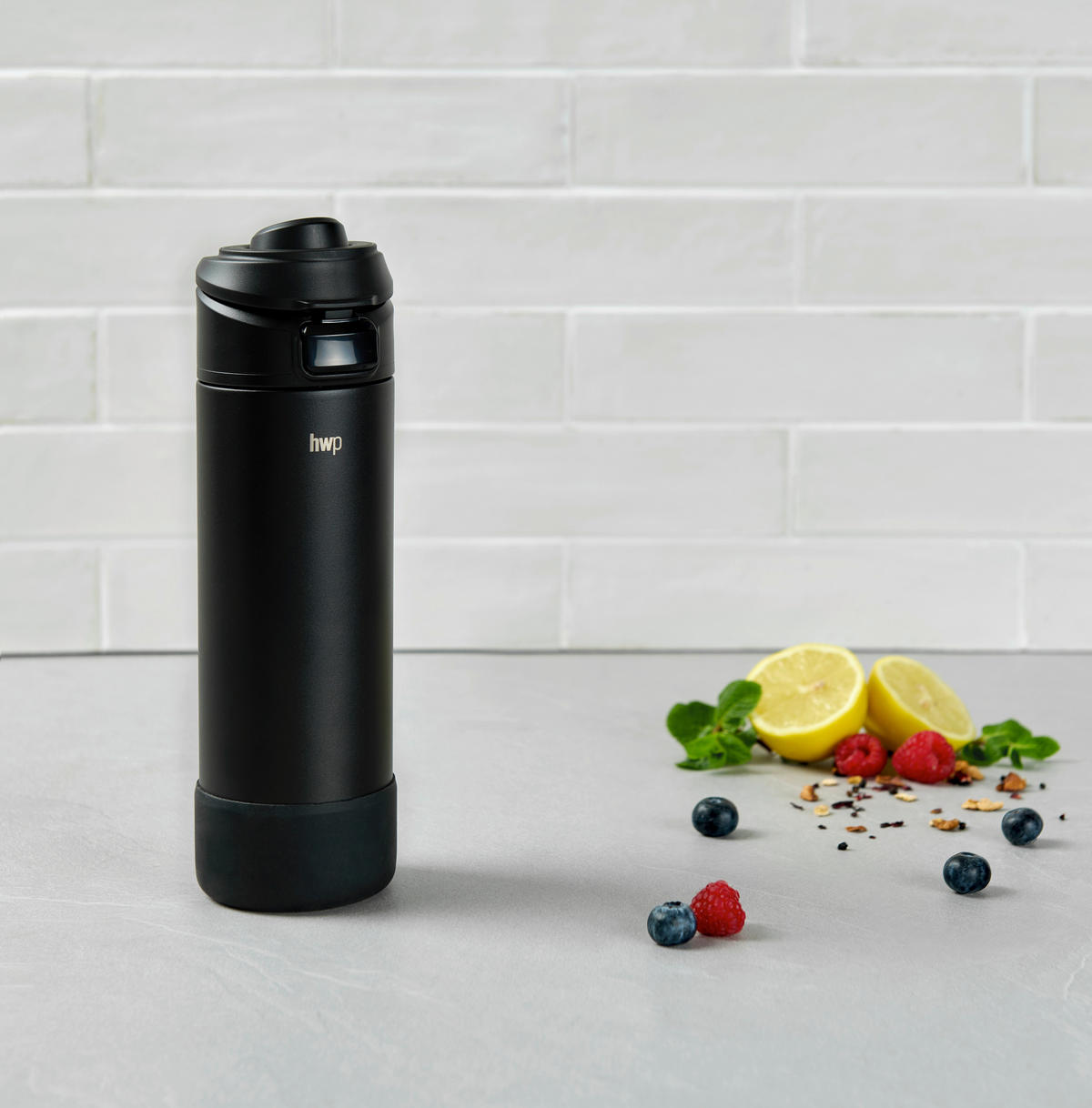 ISOLIERFLASCHE 0.71 l  - Schwarz, Trend, Kunststoff/Metall (7,5/26,5cm) - Homeware Profession.