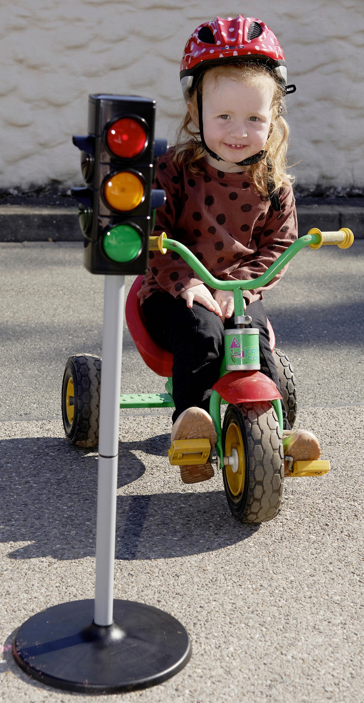 PROMETNI ZNAK - rumena/rdeča, Basics, umetna masa (75cm)