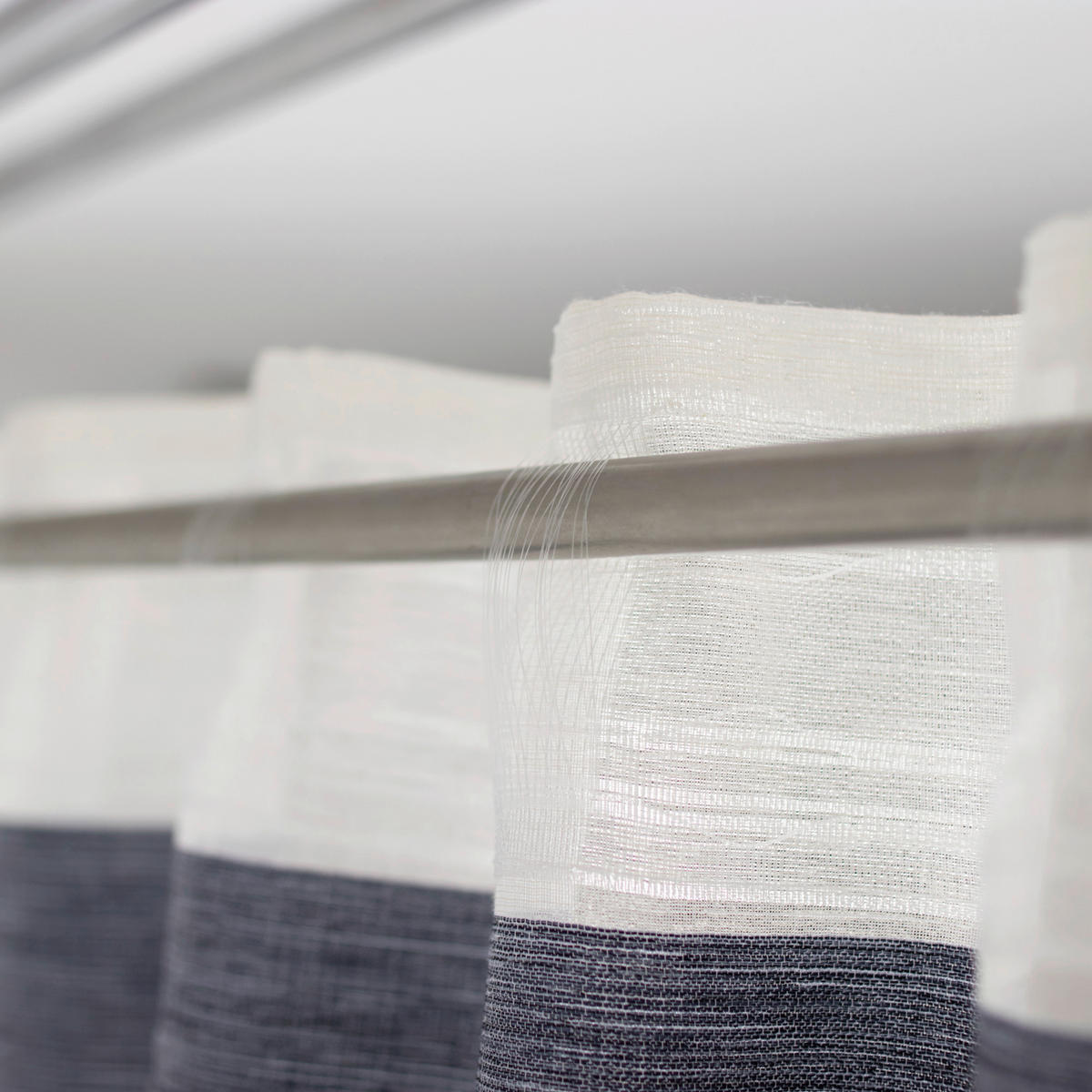 FERTIGVORHANG  halbtransparent  140/245 cm   - Hellgrau/Weiß, Basics, Textil (140/245cm)