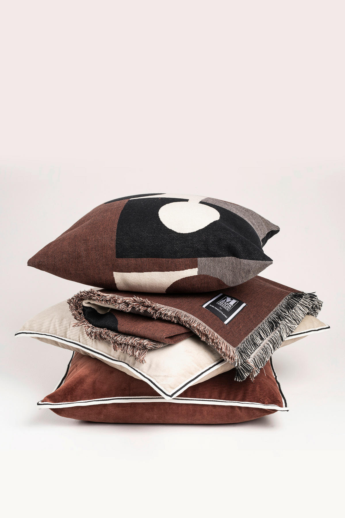 SOFFKUDDE    - vit/röd, Trend, textil (50cm) - Markslöjd