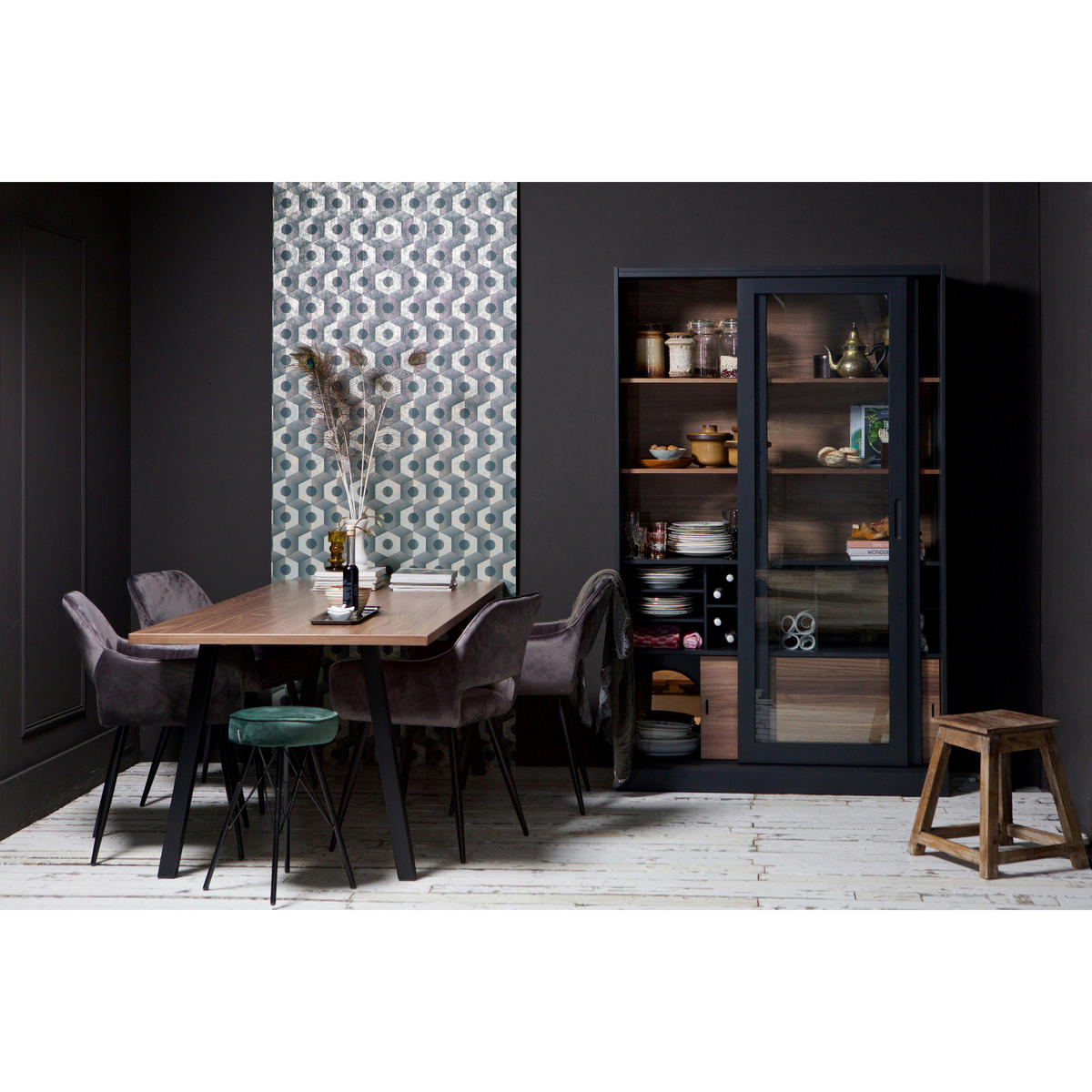 VITRINE in massiv Kiefer Schwarz, Walnussfarben  - Nussbaumfarben/Walnussfarben, Design, Glas/Holz (125/200/57cm) - Livetastic