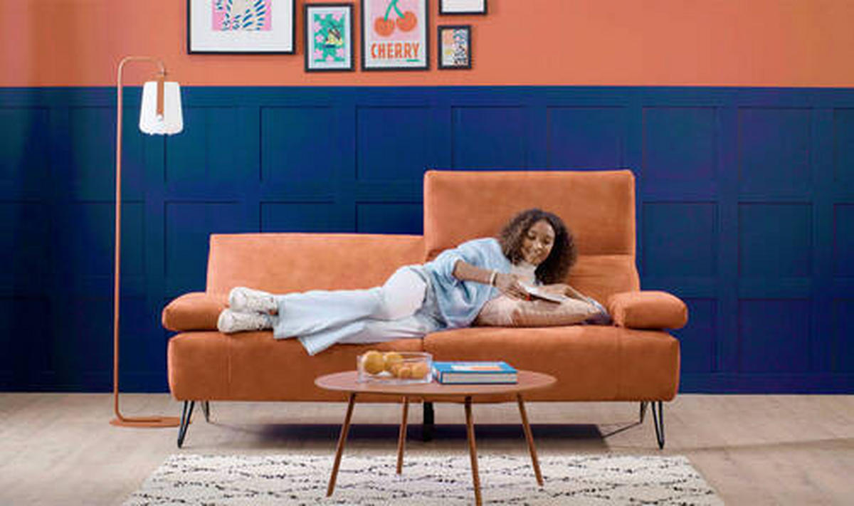 2-SITZER-SOFA in Samt Sandfarben  - Sandfarben/Schwarz, Design, Textil/Metall (164-194/85/86-94cm) - SENSOO