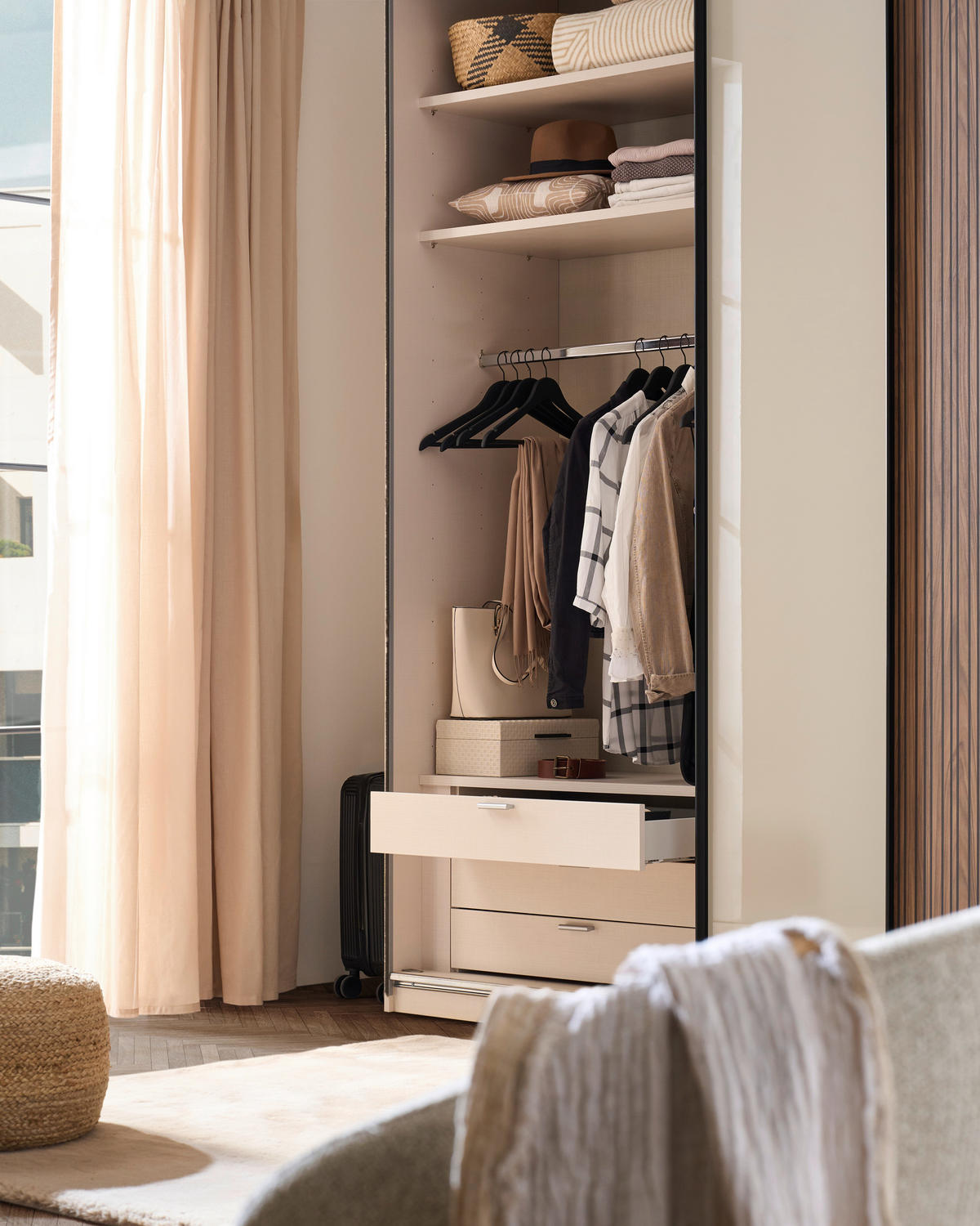 SCHWEBETÜRENSCHRANK Sandfarben, Eichefarben  - Sandfarben/Eichefarben, Design, Glas/Holzwerkstoff (298/240/68cm) - Dieter Knoll