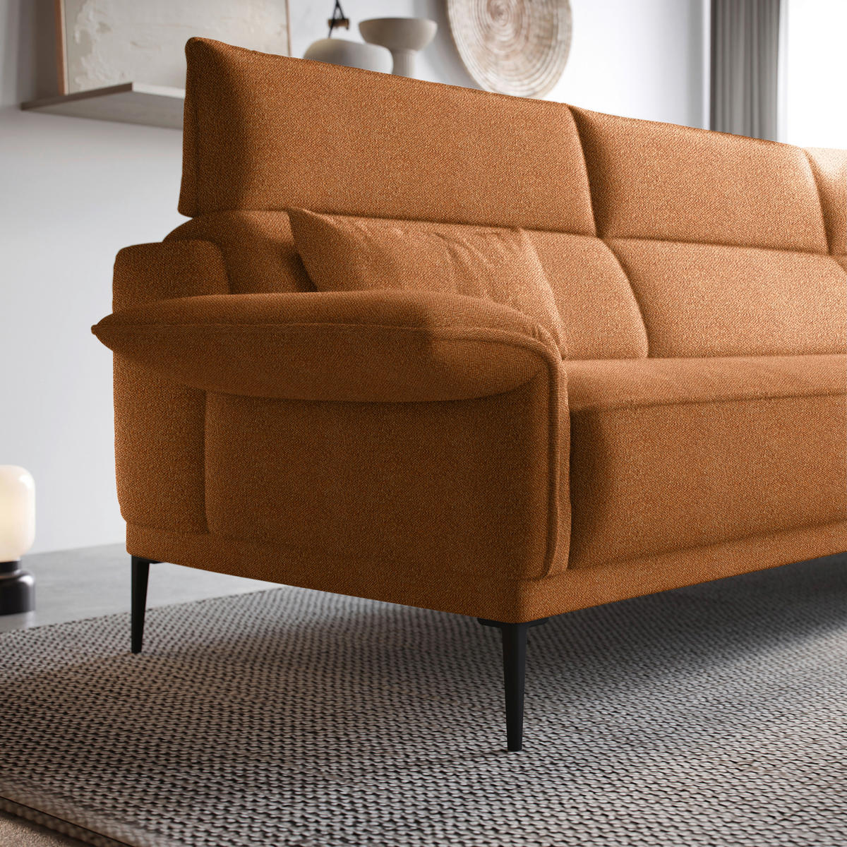 ECKSOFA in Bouclé Cognac  - Cognac/Schwarz, Design, Textil/Metall (330/186cm) - Johann Jakob