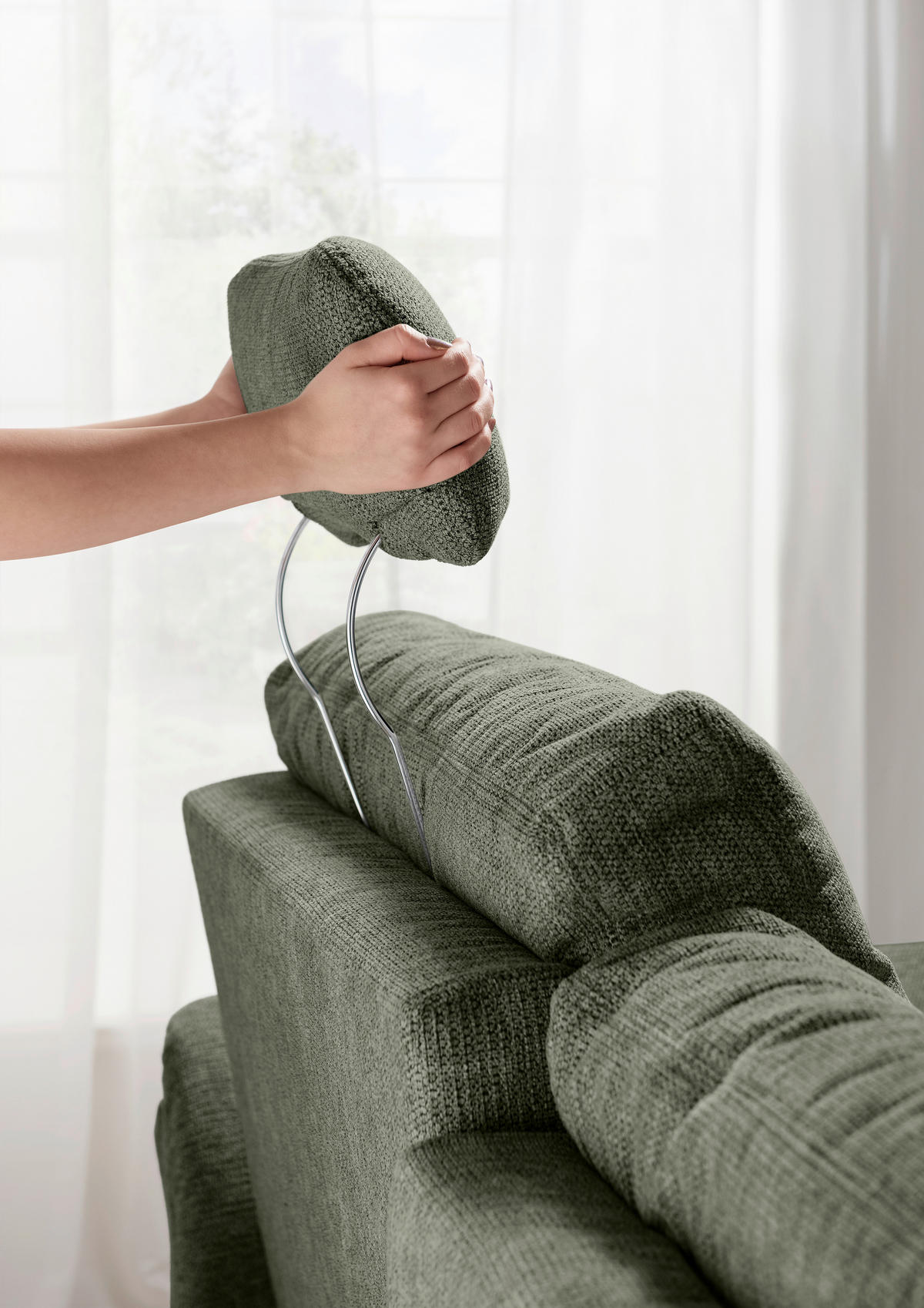 ECKSOFA in Chenille Dunkelgrün  - Dunkelgrün/Naturfarben, Modern, Holz/Textil (250/176cm) - Livetastic
