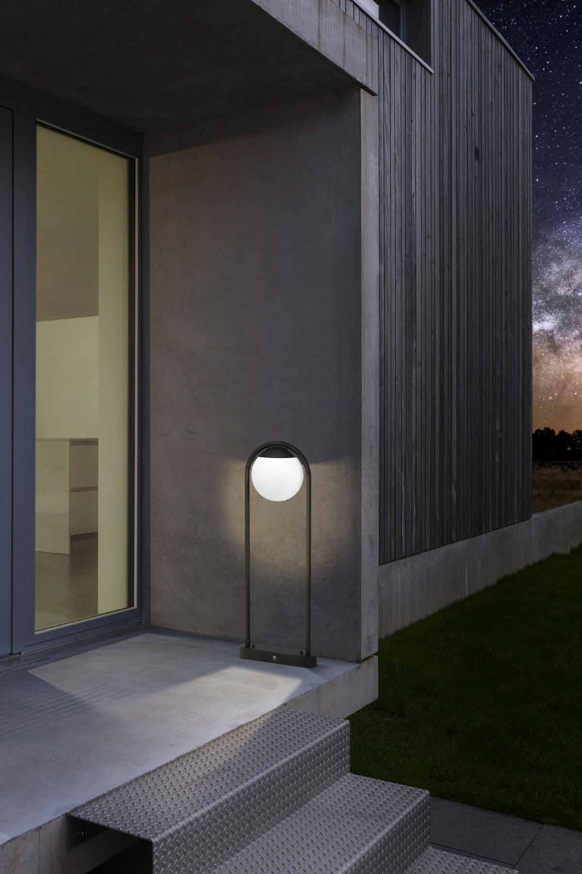 GOLVLAMPA UTOMHUS - vit/svart, Basics, metall/plast (32/20/85cm) - Eglo