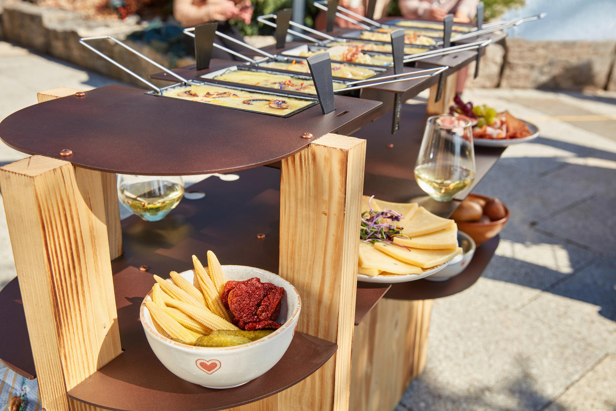 RACLETTE-GRILL  - Hellbraun, Design, Holz/Metall (115/90/40cm) - Nouvel