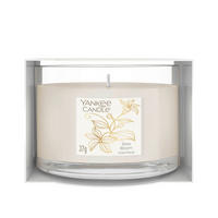 ILLATGYERTYA - fehér, Basics, paraffin (5.5/4.5/5.5cm) - Yankee Candle