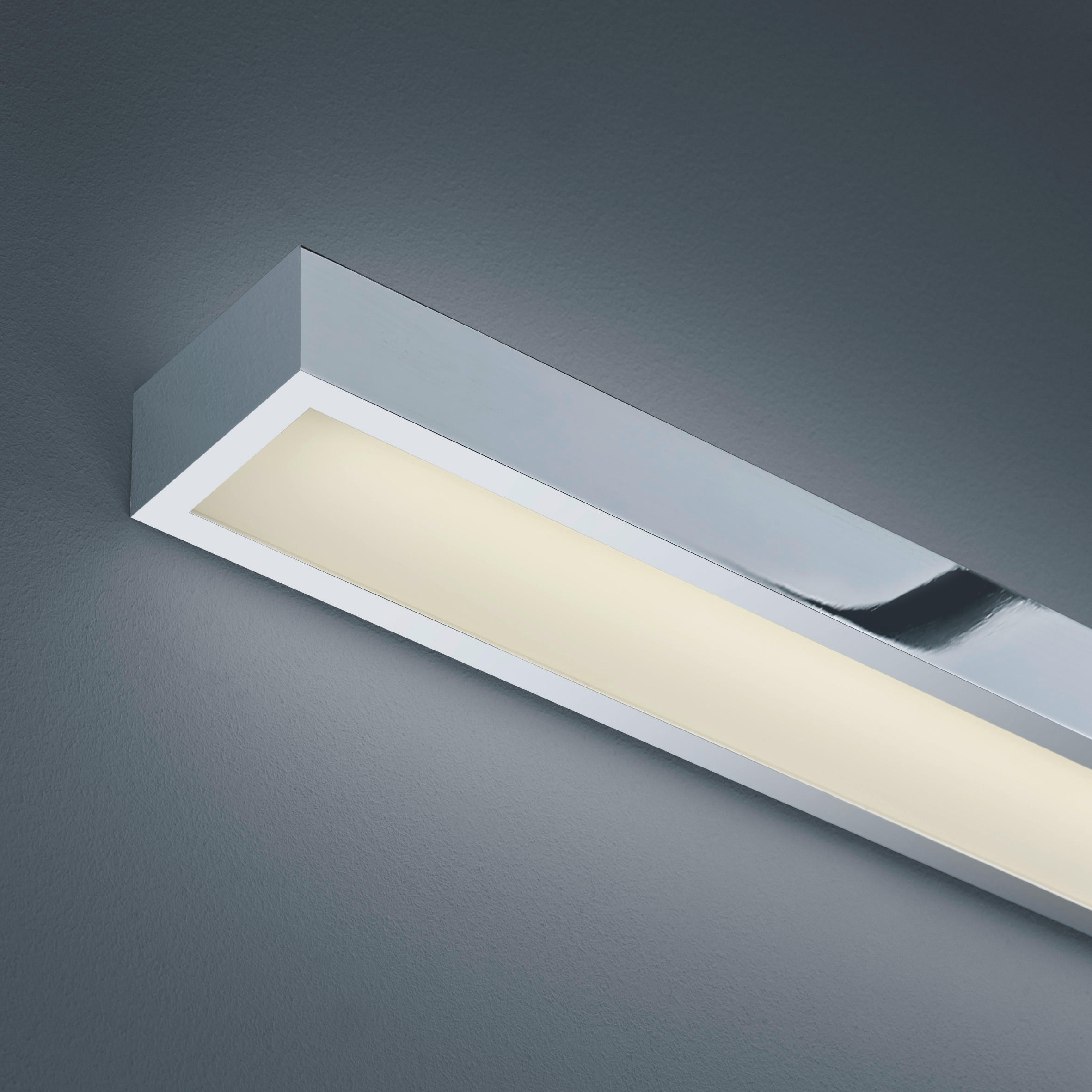 BADEZIMMER-WANDLEUCHTE - Chromfarben, Design, Metall (30/8/4,5cm) - Helestra