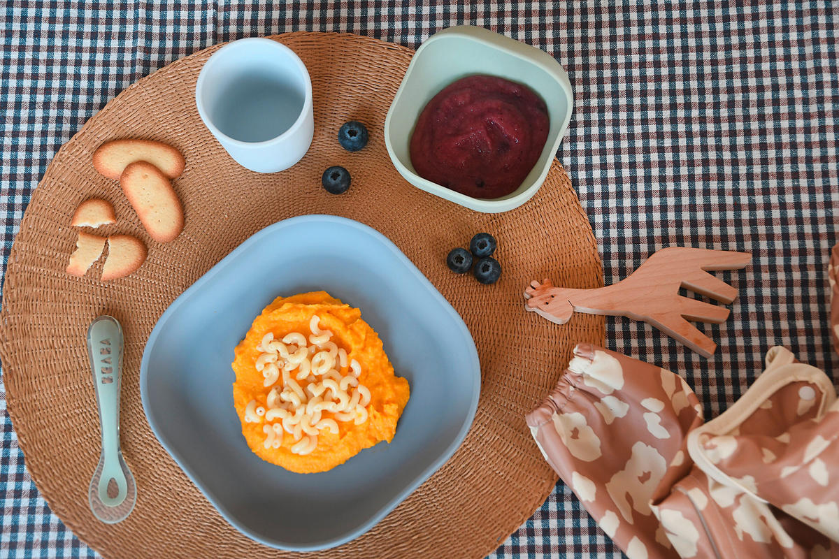 ESSSET Essset  - Salbeigrün/Perlmutt, Basics, Kunststoff (18/18/7cm) - Beaba