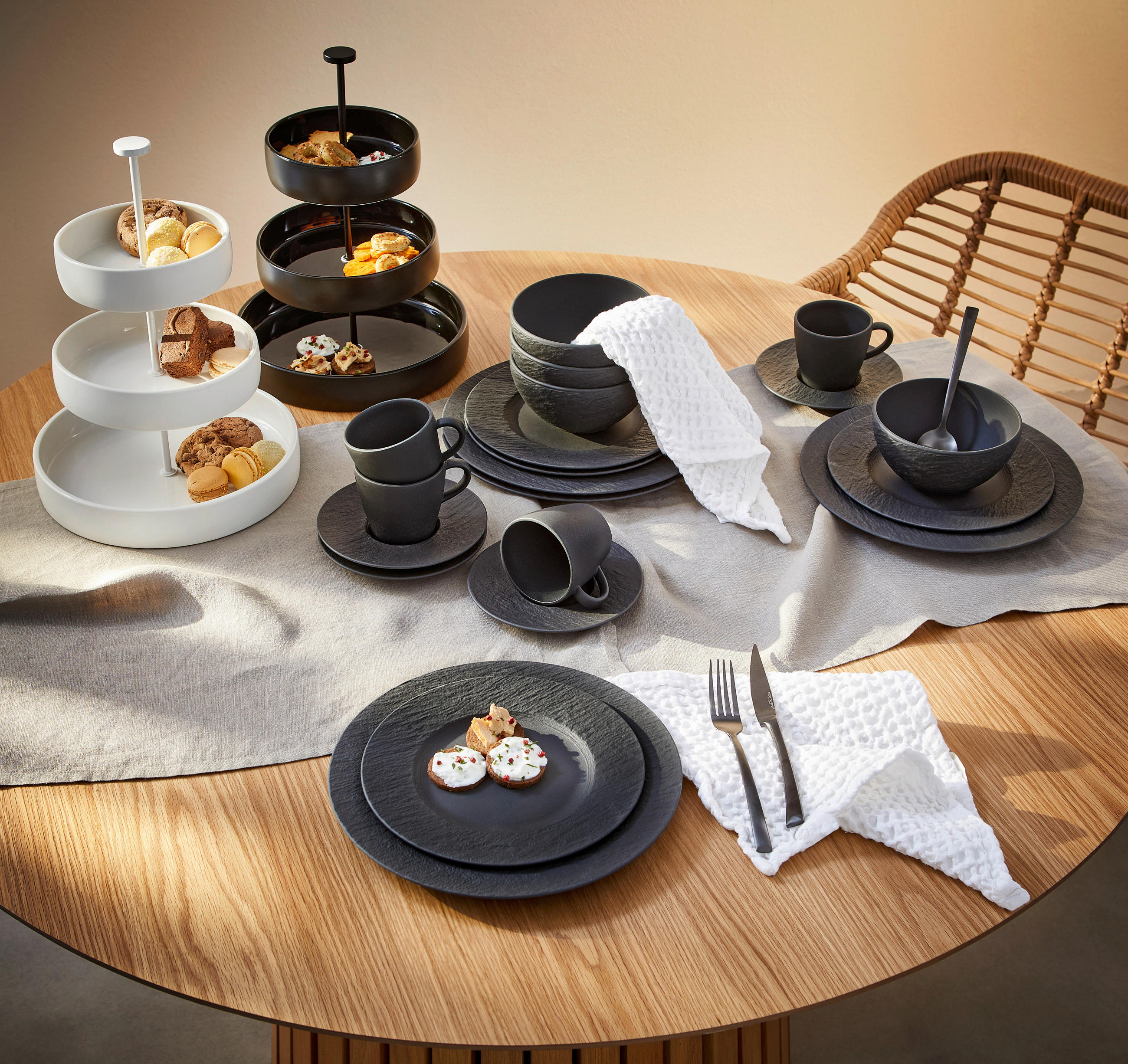 KOMBISERVICE Schwarz 20-teilig Manufacture Rock  - Schwarz, LIFESTYLE, Keramik (38,5/25,5/35,8cm) - Villeroy & Boch