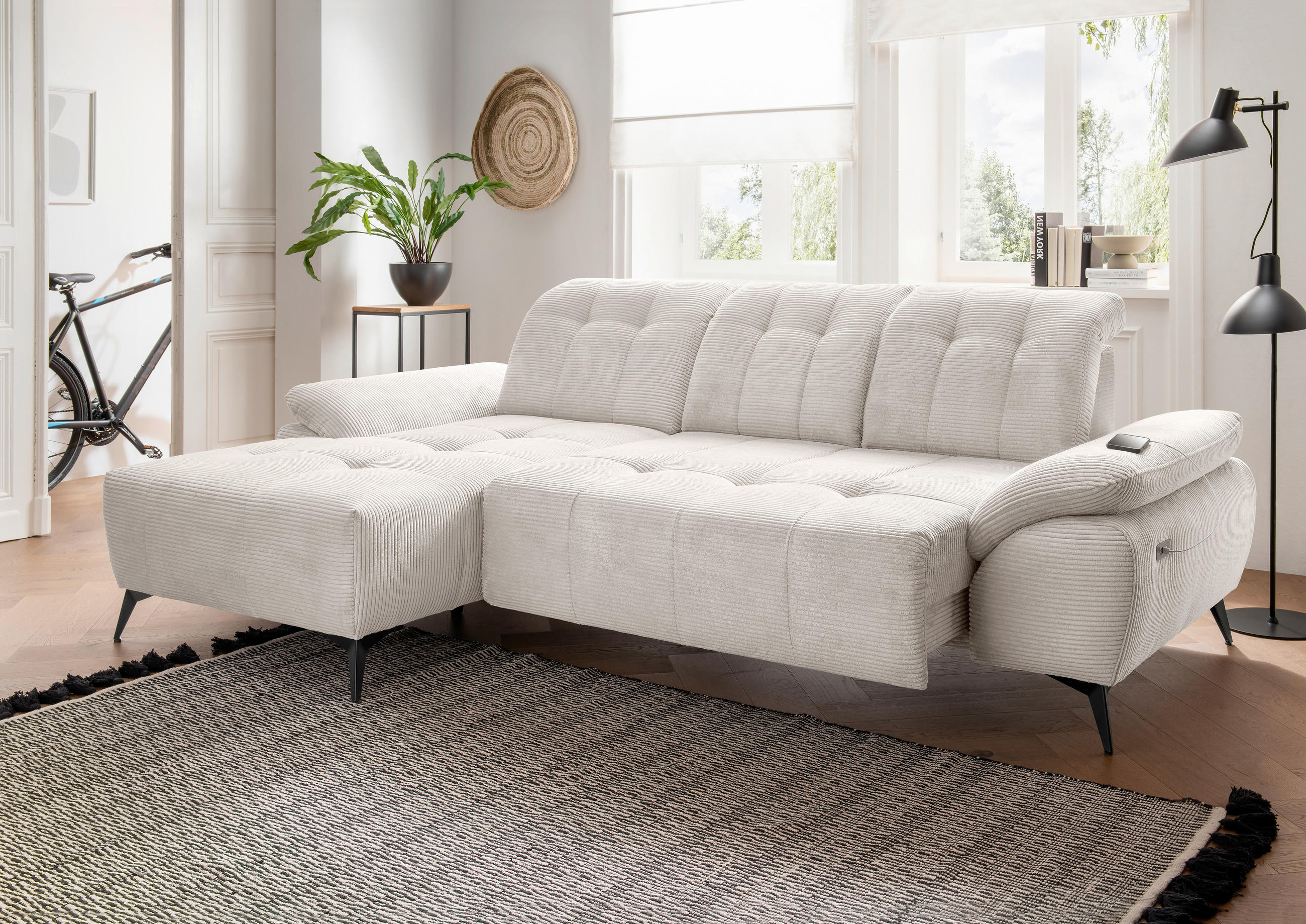 ECKSOFA FIORE in Cord Beige Kopfteilverstellung, Sitzvorzug  180/280 cm  - Beige/Schwarz, MODERN, Textil/Metall (180/280cm) - Livetastic