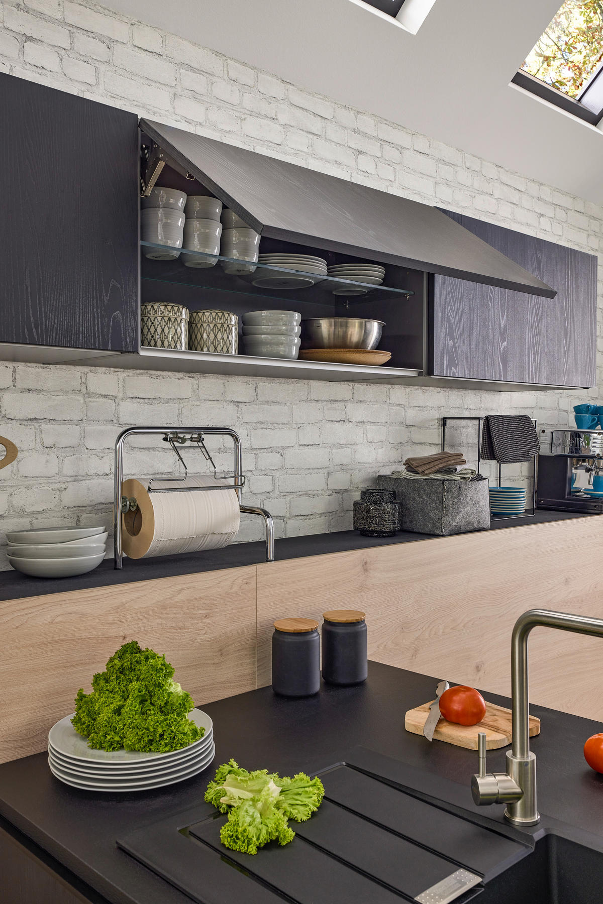 INBYGGNADSKÖK   - mörkbrun/ekfärgad, Design, trämaterial - Dieter Knoll