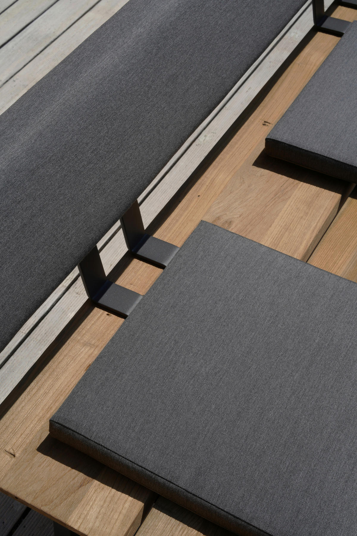 GARTENBANK Anthrazit, Teakfarben  - Anthrazit/Teakfarben, Modern, Holz/Metall (220/43/46cm) - Zebra 