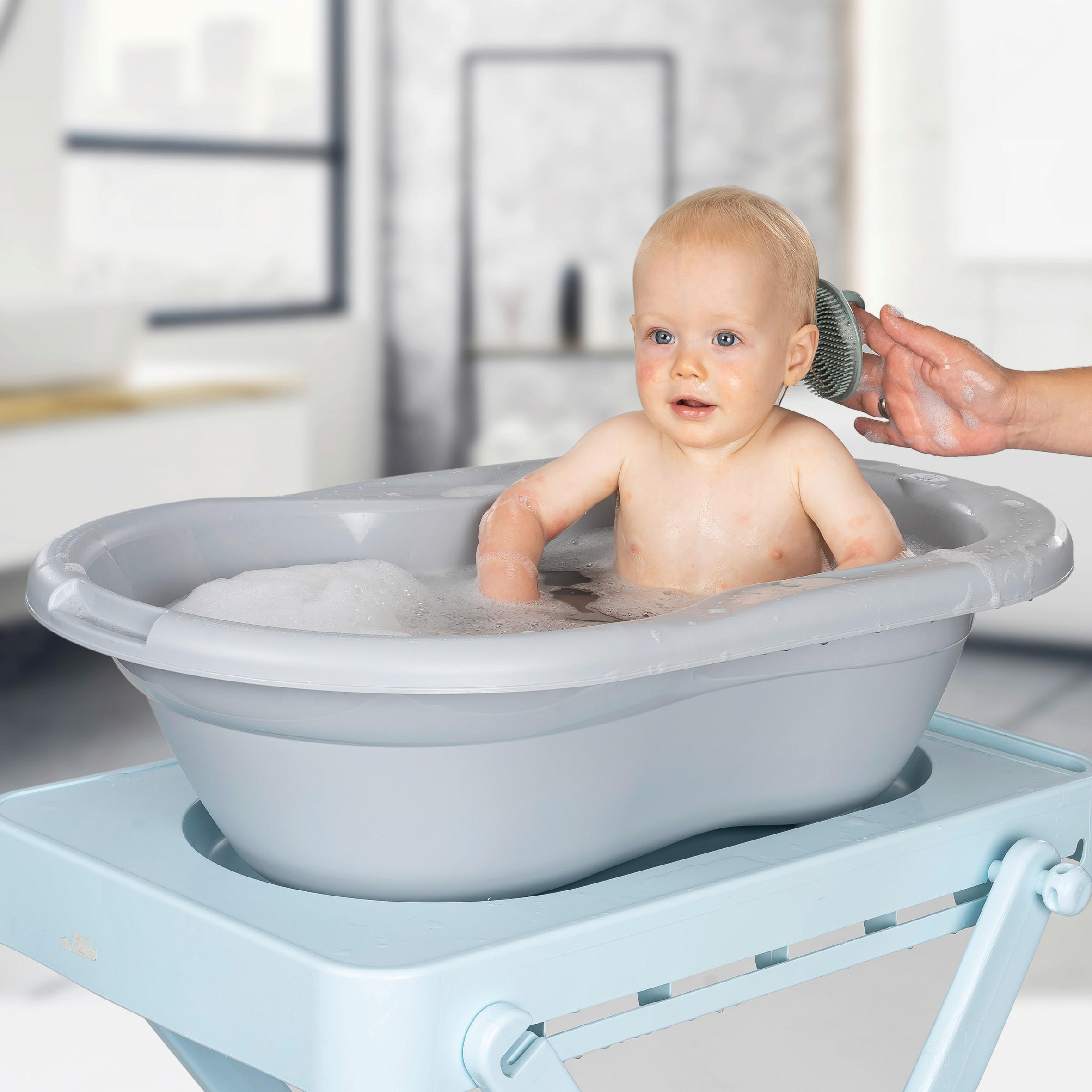 BABYBÜRSTE - Mintgrün, Basics, Kunststoff (9,4/3,8/8,4cm) - Reer