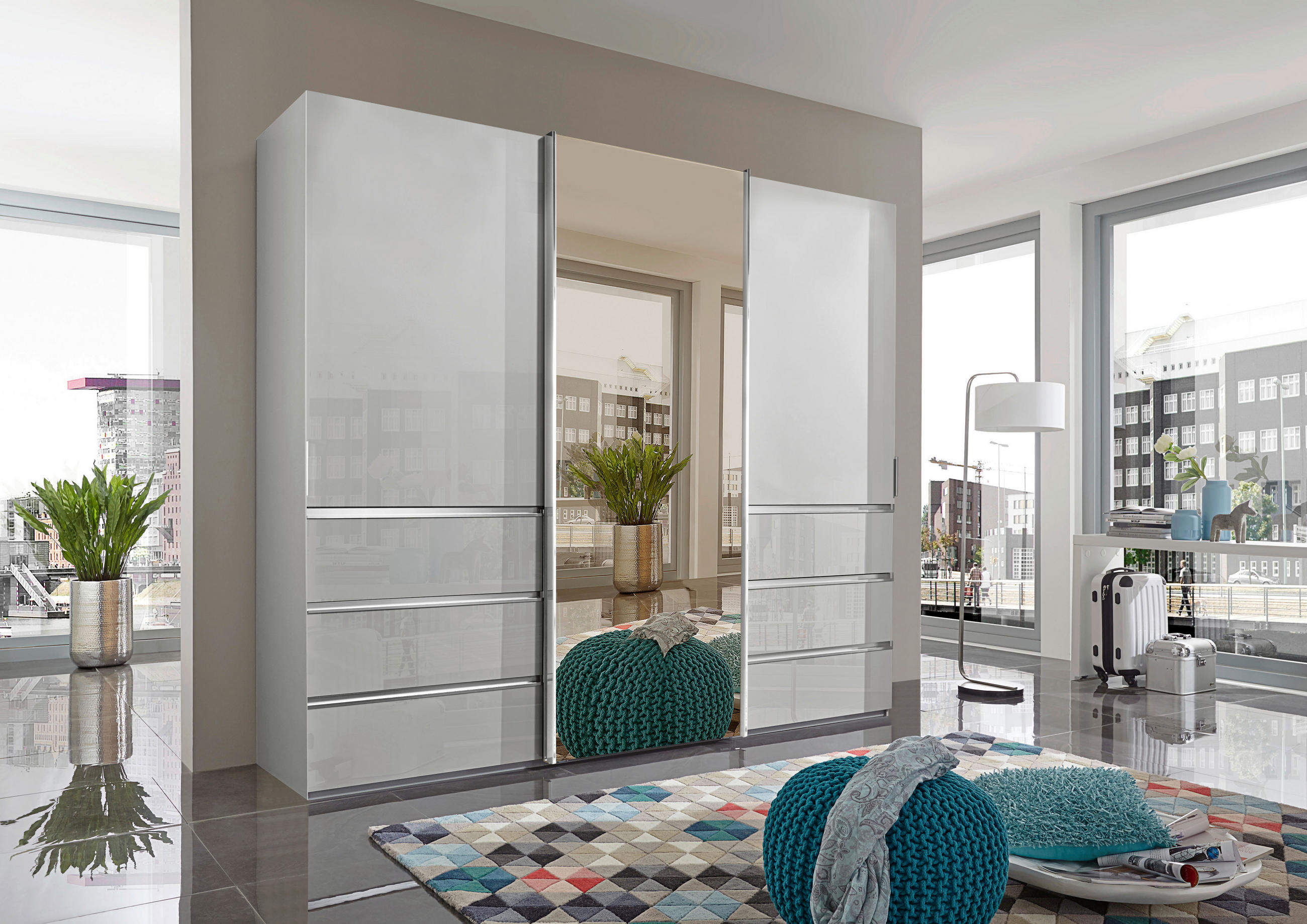 SCHWEBETÜRENSCHRANK in Weiss  - Chromfarben/Weiss, Design, Glas/Holzwerkstoff (250/217/67cm) - Novel