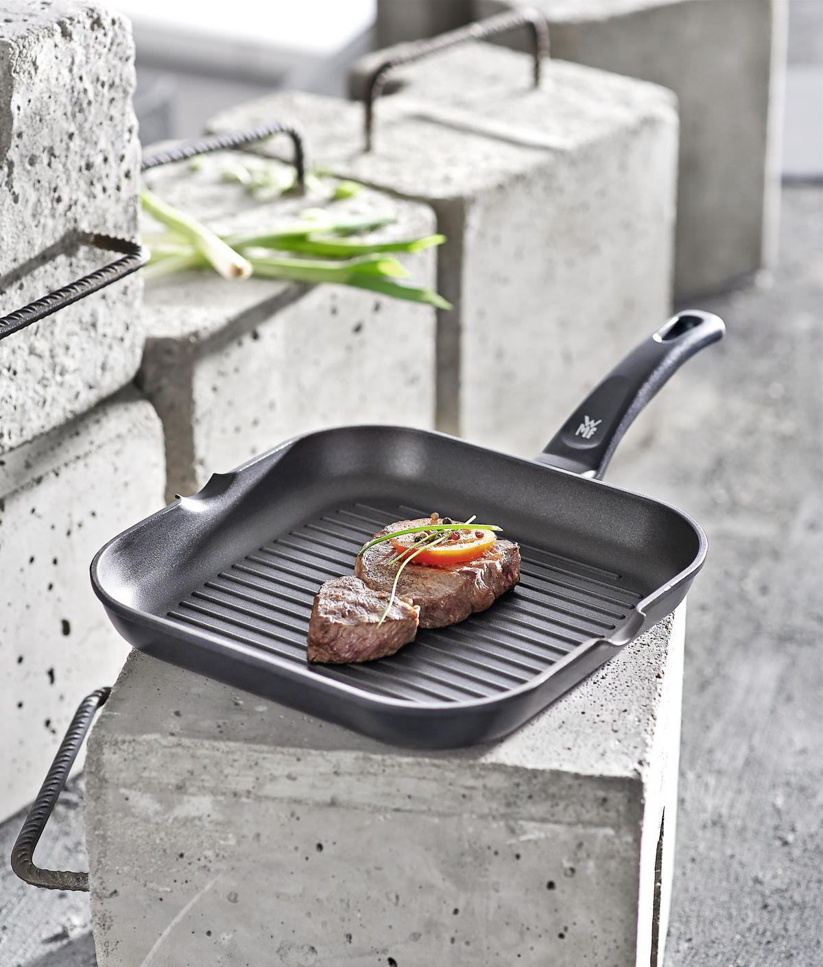 GRILLPFANNE 27/27 cm  - Schwarz, Basics, Metall (27/27cm) - WMF