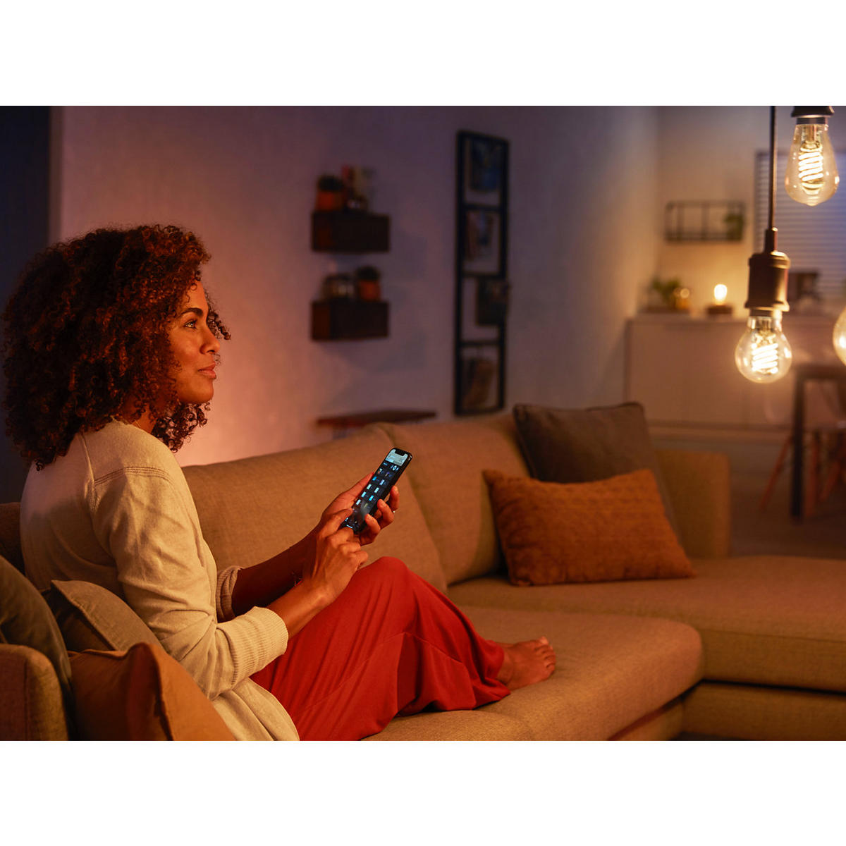 LED-LEUCHTMITTEL   E27 7 W 550 lm  - Transparent, Basics, Glas (8,8/20cm) - Philips HUE