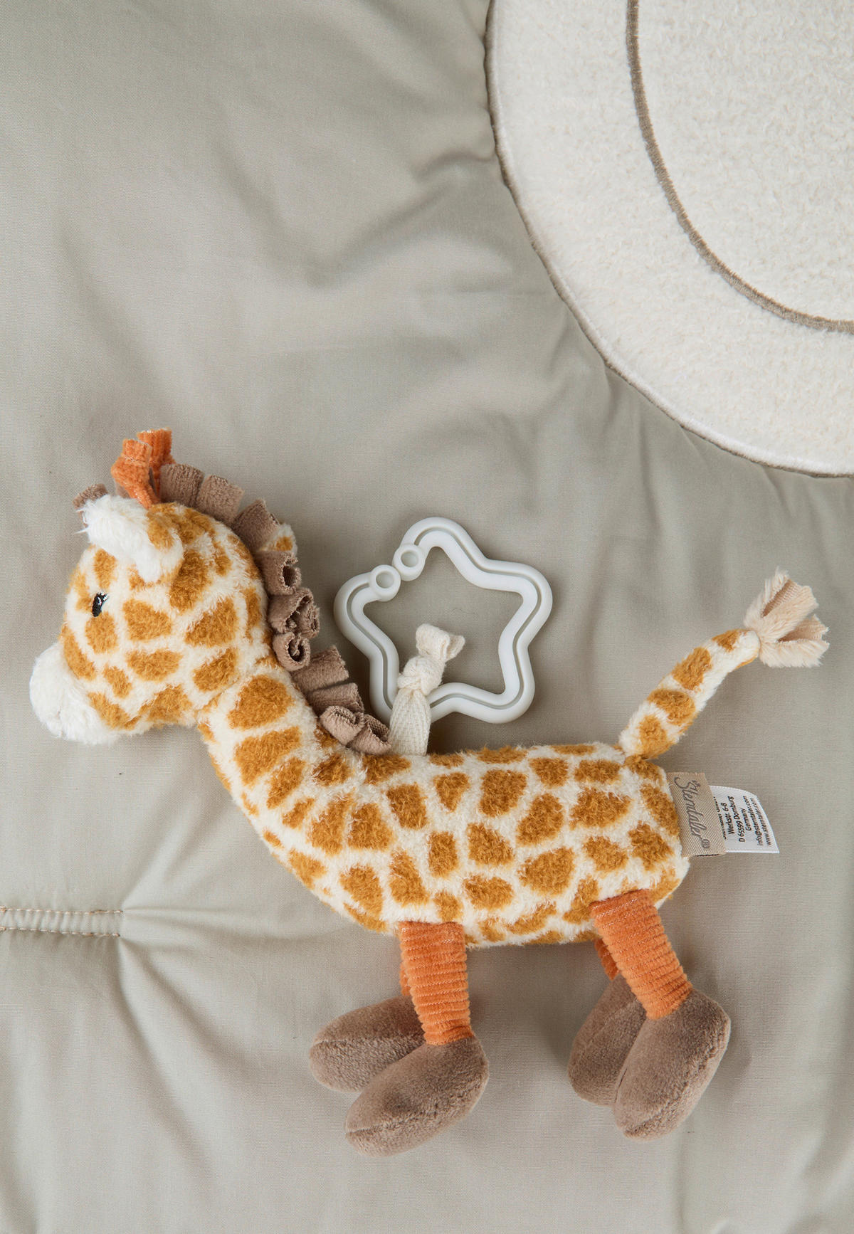 SPIELUHR  Giraffe Kaya 20/15/7 cm  - Dunkelgelb, Basics, Textil (20/15/7cm) - Sterntaler