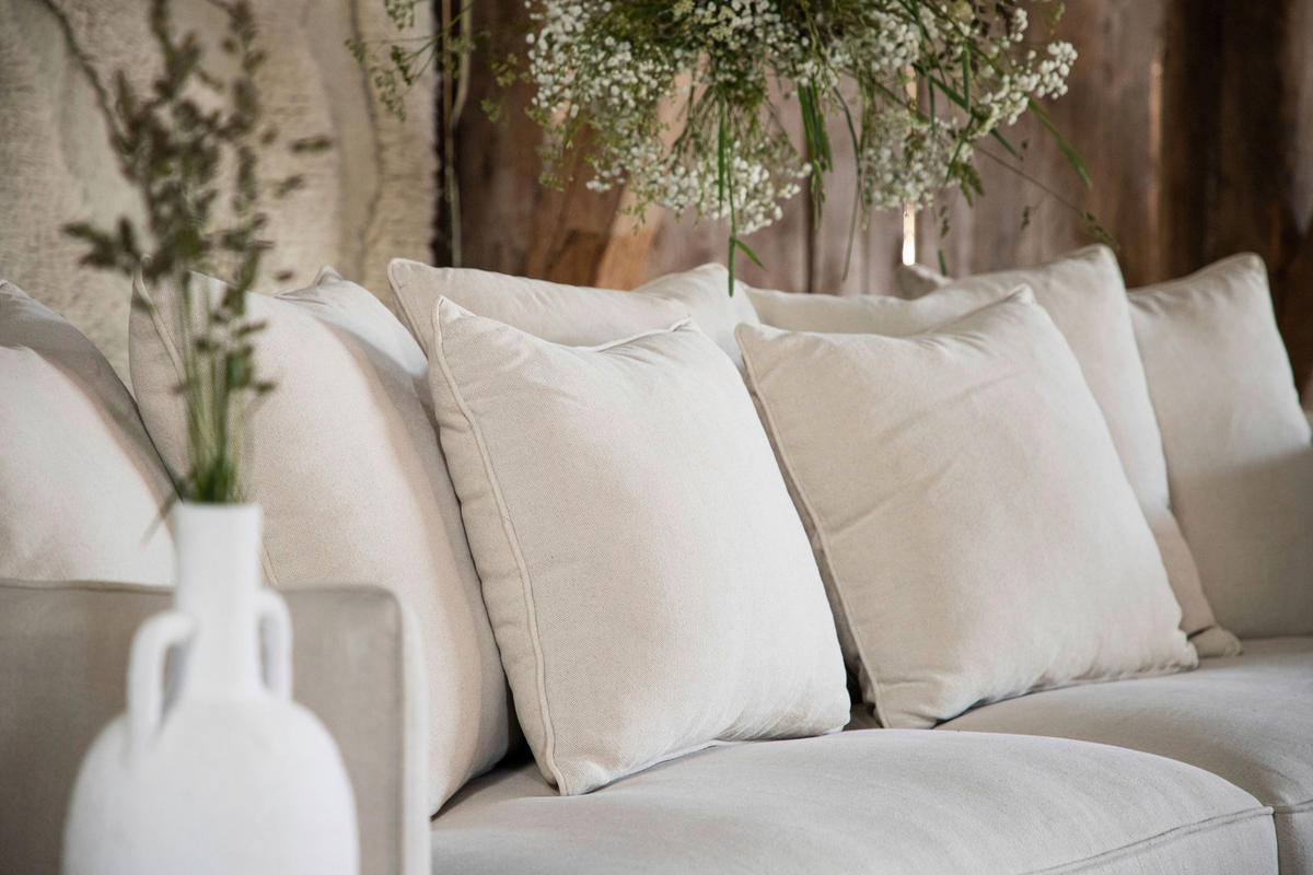 2-SITZER-SOFA in Beige  - Beige, Design, Holz/Textil (240/91/92cm) - Livetastic