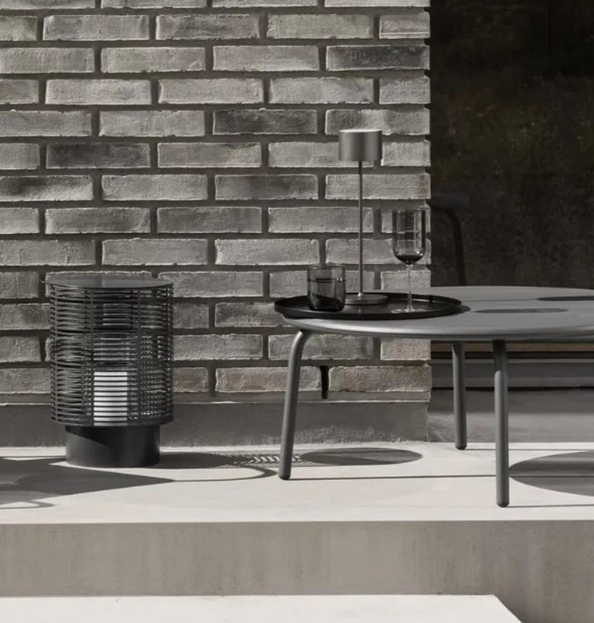 TABLETT Metall  - Schwarz, KONVENTIONELL, Metall (38/1,5cm) - Blomus