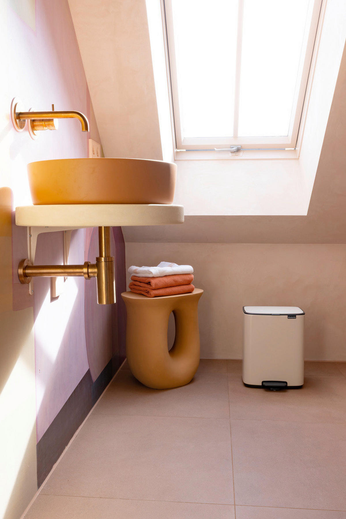 KOŠ S NOŽNOM PAPUČICOM  12 l  Bo  - bež/antracit, Design, metal/plastika (29/36,5/25,5cm) - Brabantia