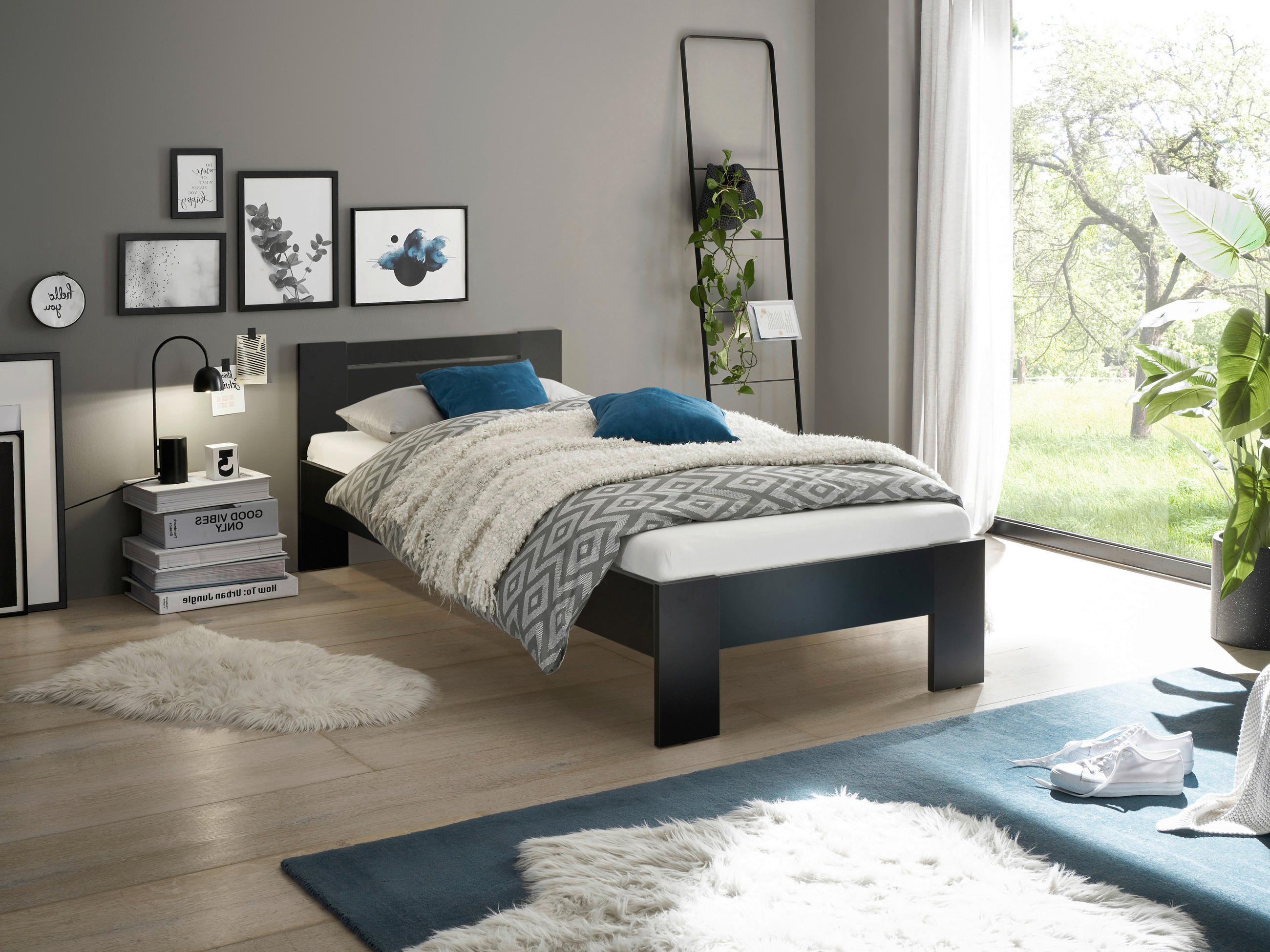 BETT 90/200 cm  in Schwarz  - Schwarz, KONVENTIONELL, Holzwerkstoff (90/200cm) - Carryhome