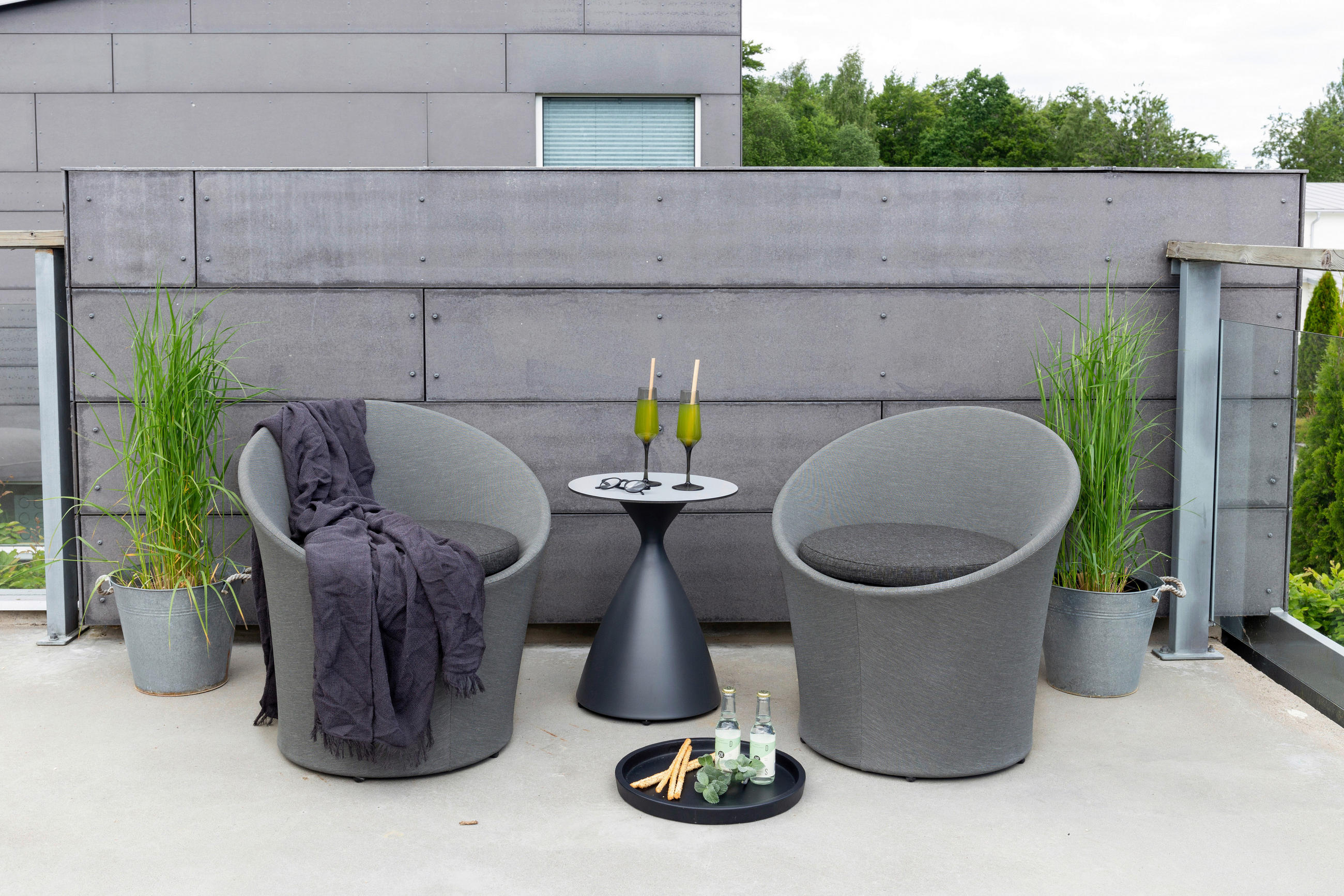 UTESET  - grå, Klassisk, metall/textil - Gardenson