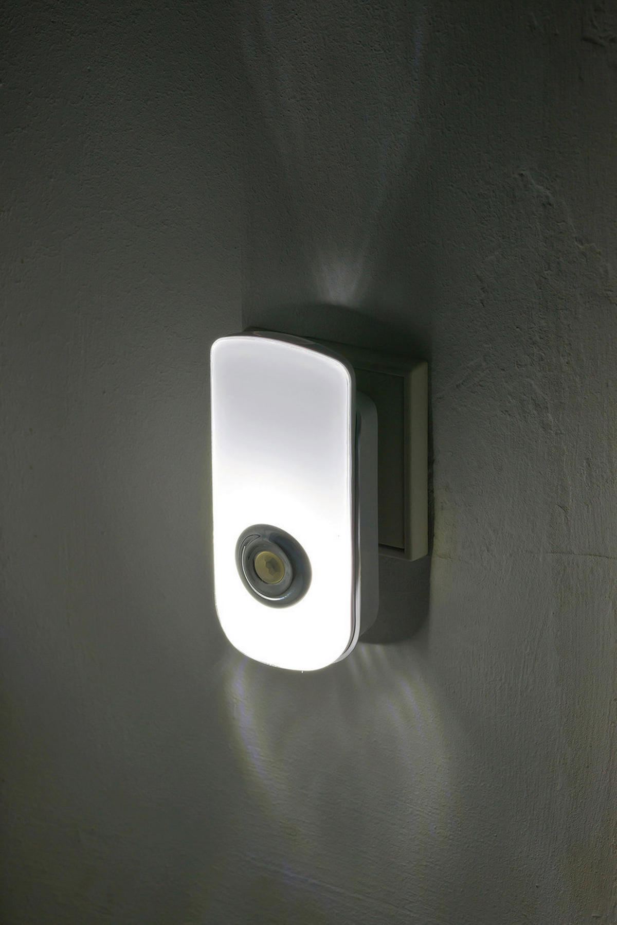 NACHTLICHT - Basics (8/6/11cm) - Brennenstuhl