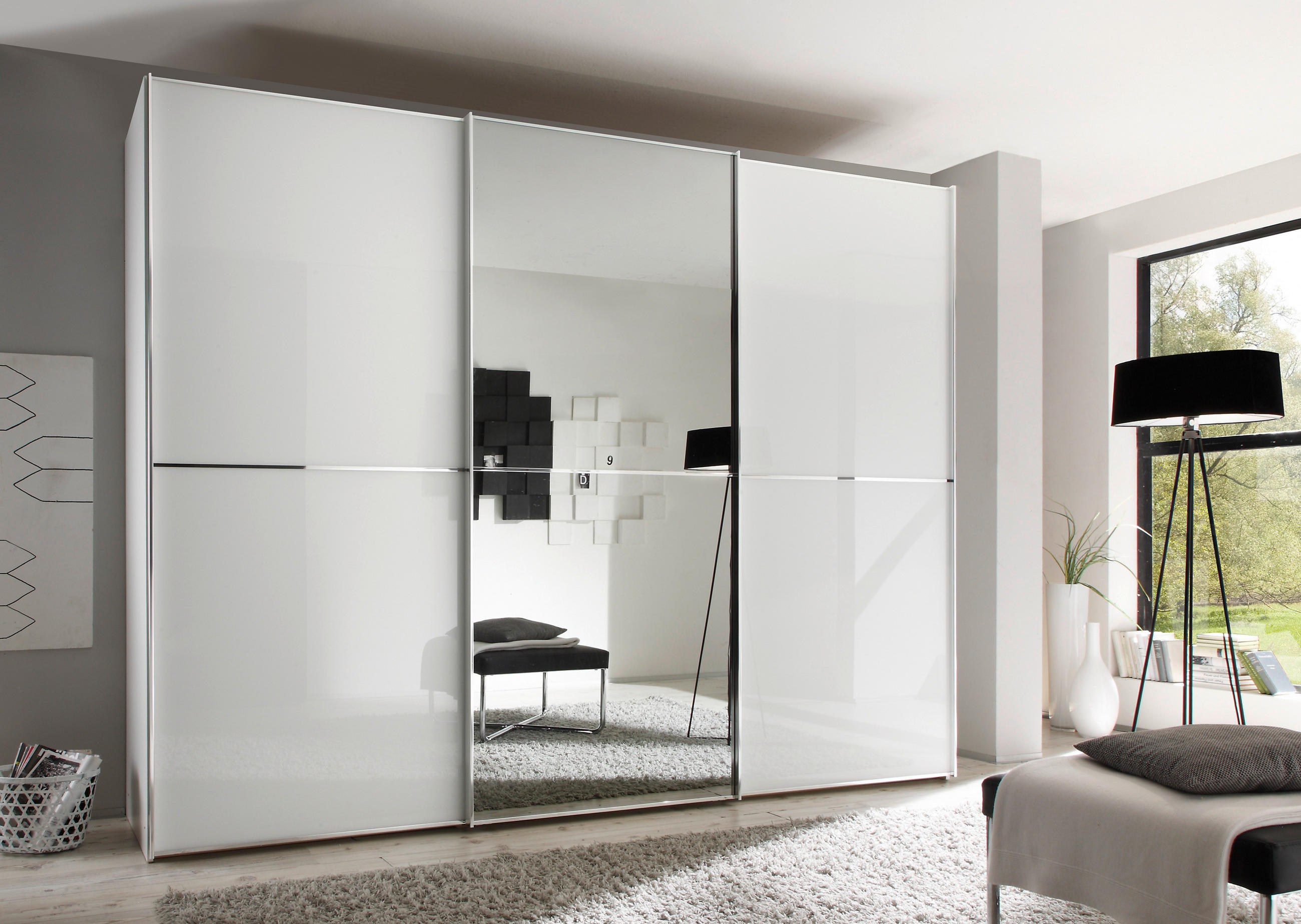 SCHWEBETÜRENSCHRANK in Weiss  - Chromfarben/Weiss, Design, Glas/Holzwerkstoff (298/240/68cm) - Moderano