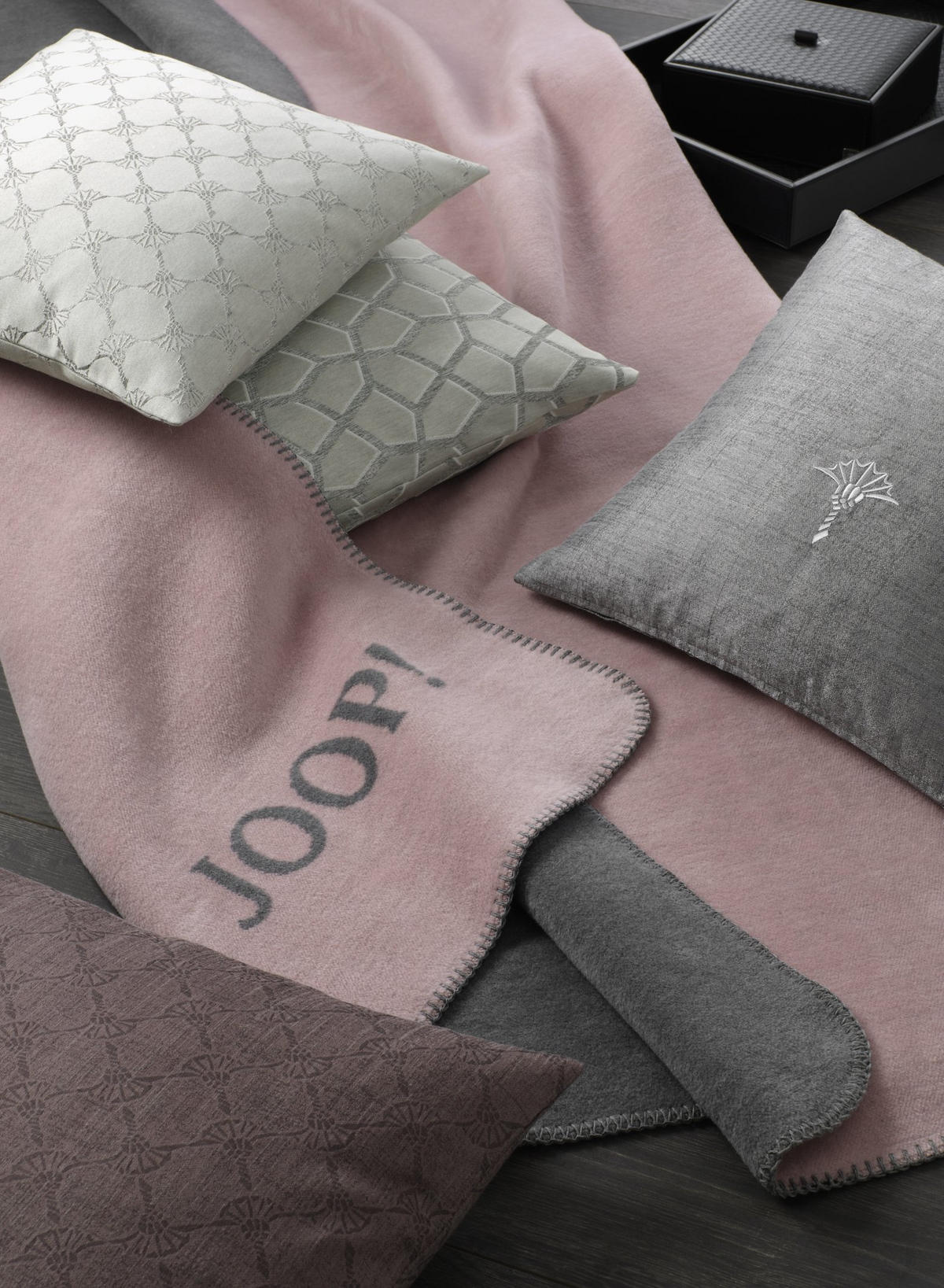WOHNDECKE Uni Doubleface 150/200 cm  - Graphitfarben/Rosa, Basics, Textil (150/200cm) - Joop!