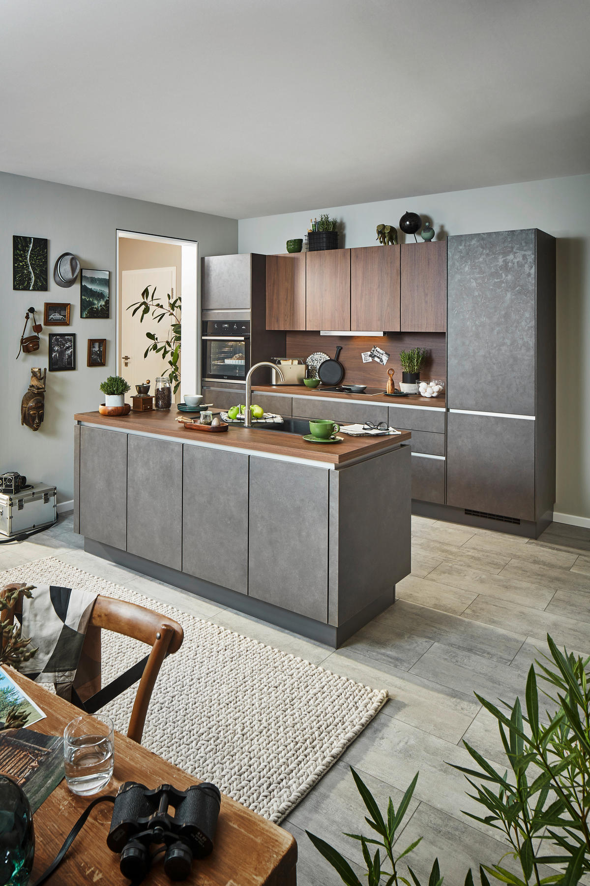 INBYGGNADSKÖK   - Design, trämaterial - Celina