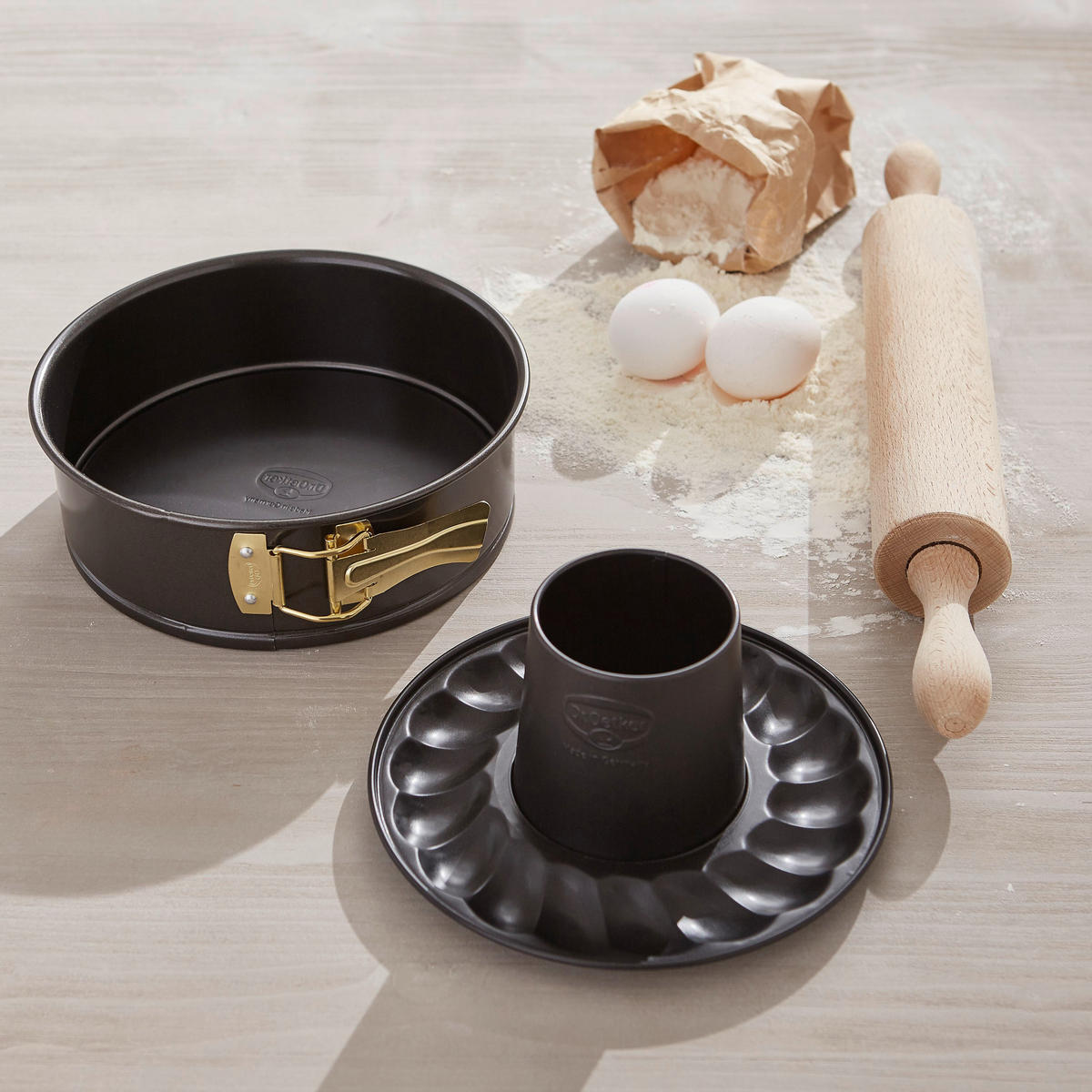 BACKFORM - Schwarz, Basics, Metall (20cm) - Dr.Oetker