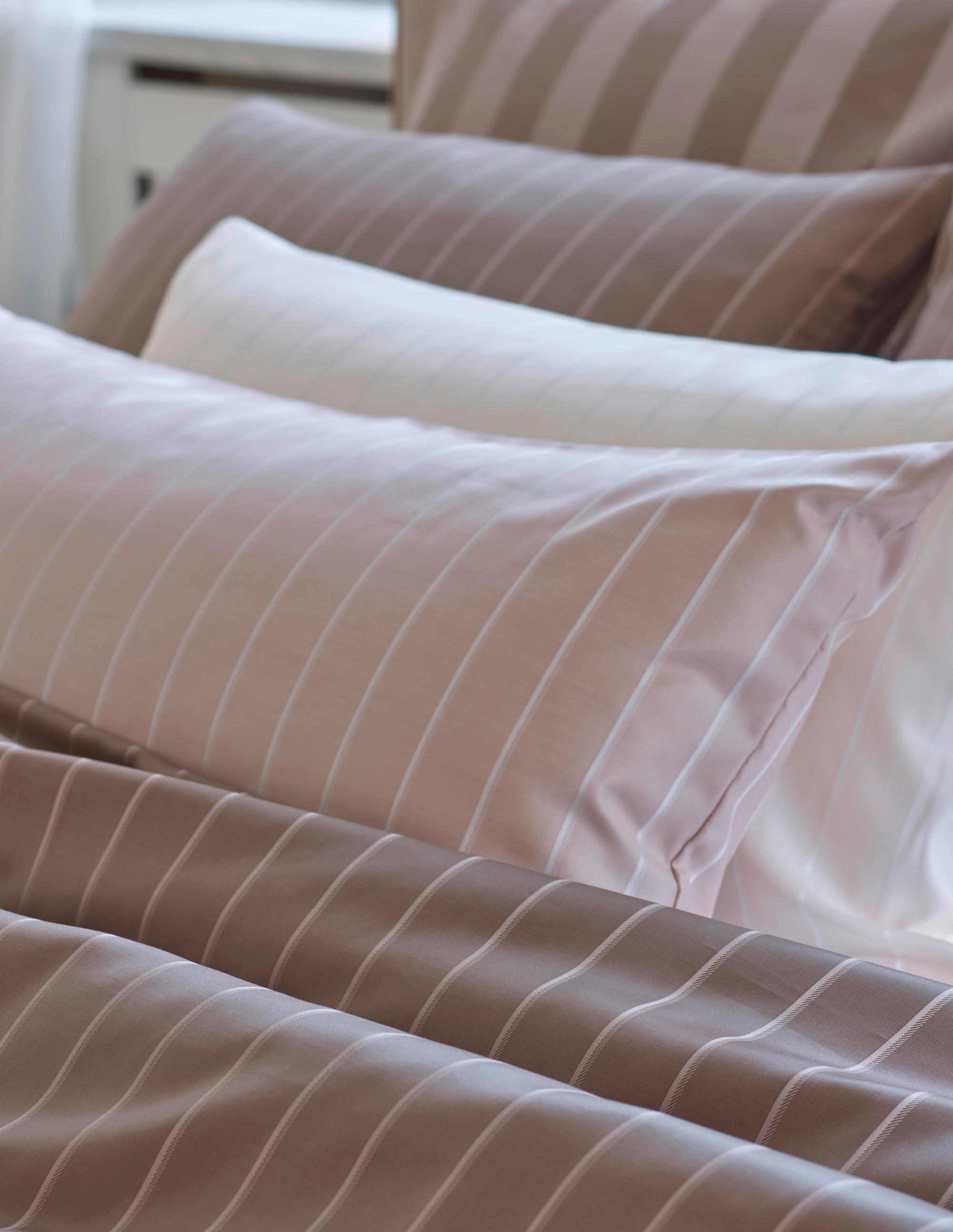 POSTELJNINA Belluno 140/200 cm damast peščene barve  - peščene barve, Konvencionalno, tekstil (140/200cm) - Curt Bauer