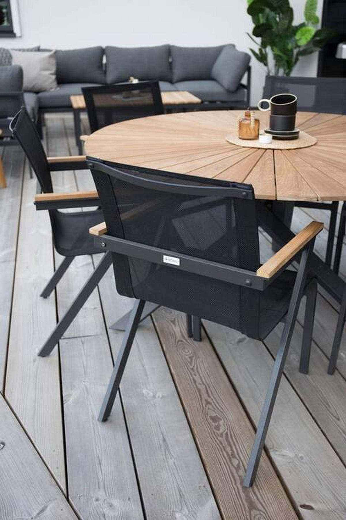 UTEBORD metall, trä ja rund  - svart/naturfärgad, Basics, metall/trä (140/140/75cm) - Gardenson
