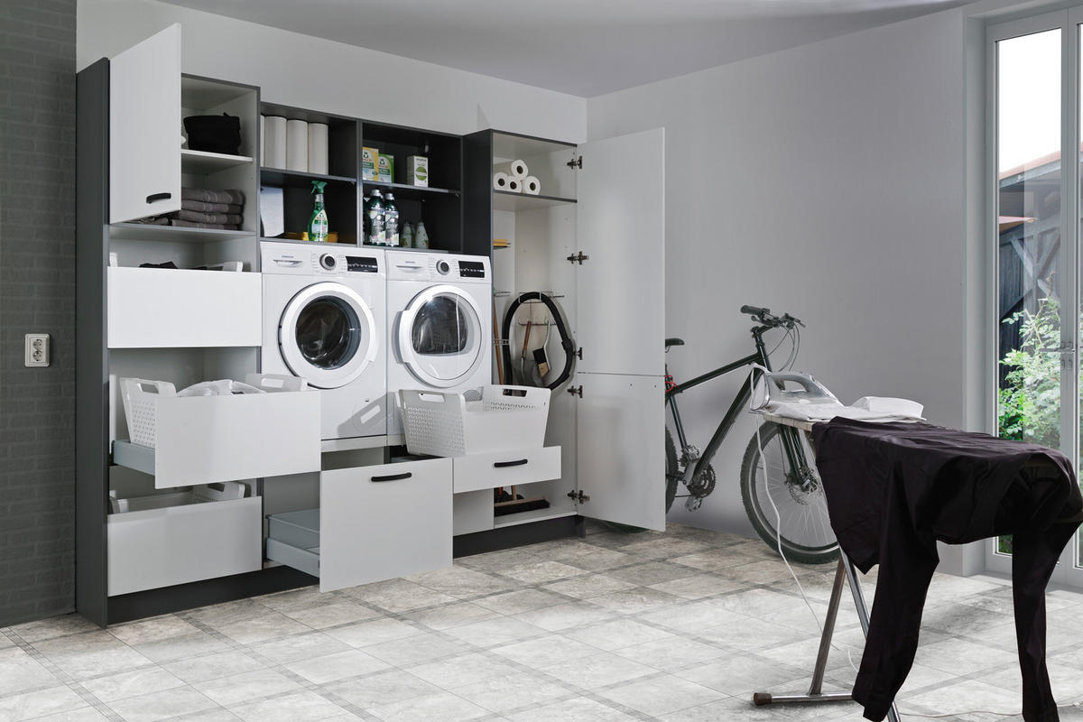 HAUSWIRTSCHAFTSRAUM  in Anthrazit, Weiß  - Anthrazit/Weiß, Basics, Holzwerkstoff (310/190cm) - Express