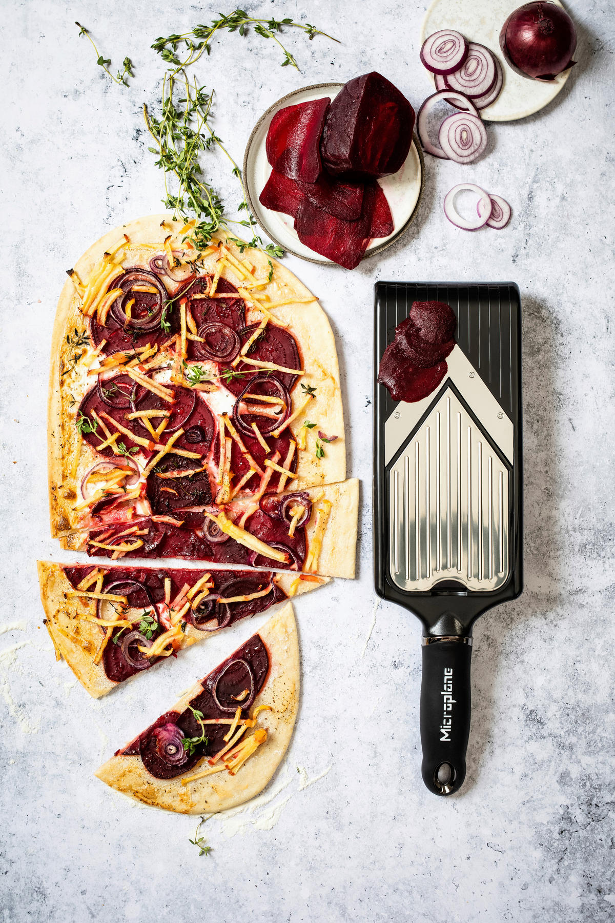 STRGALNIK  V-SLICER       35,5/10,2/3.5 cm            - črna, Basics, kovina/umetna masa (35,5/10,2/3.5cm) - MICROPLANE